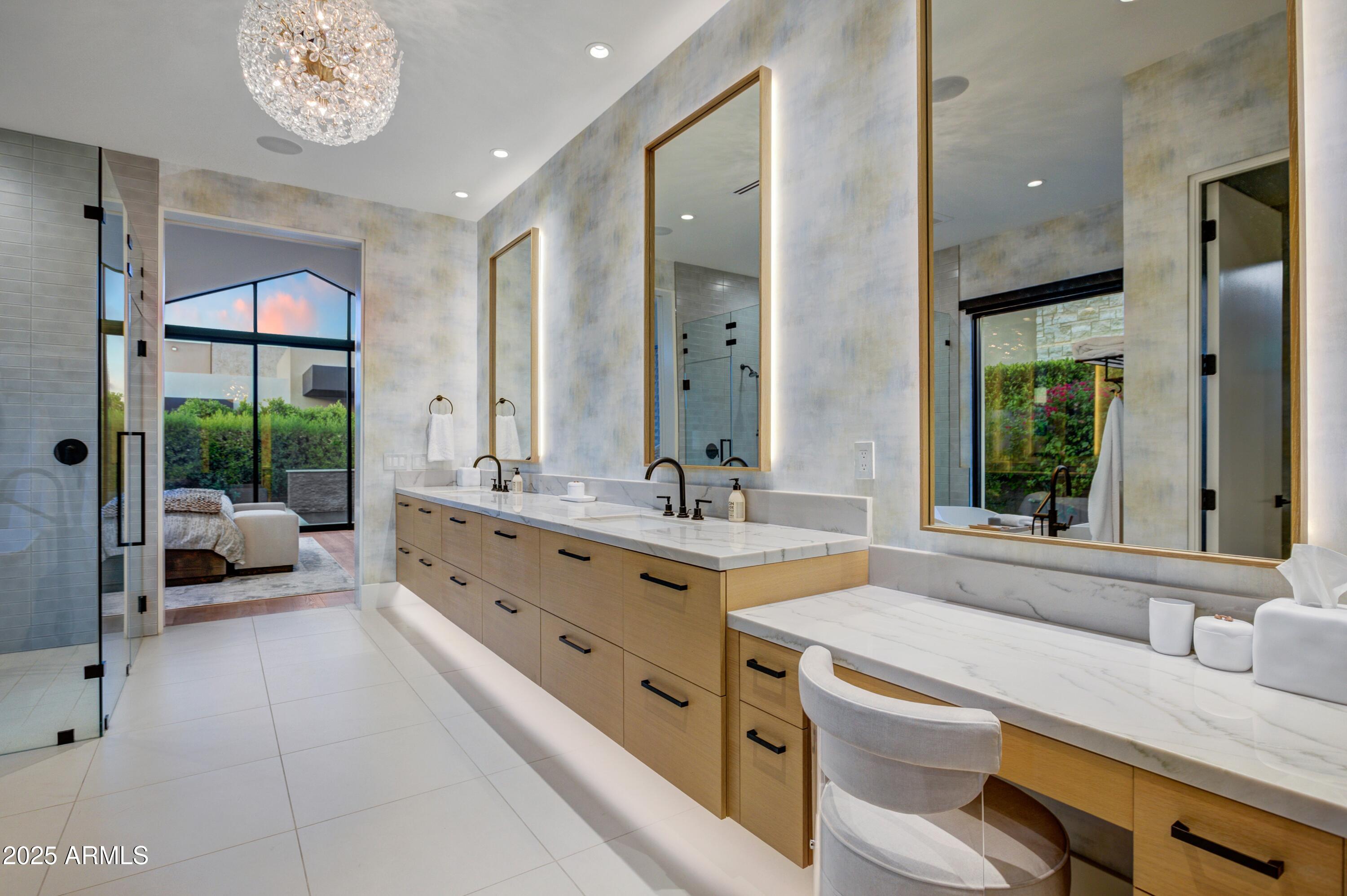 RITZ-CARLTON - Residential