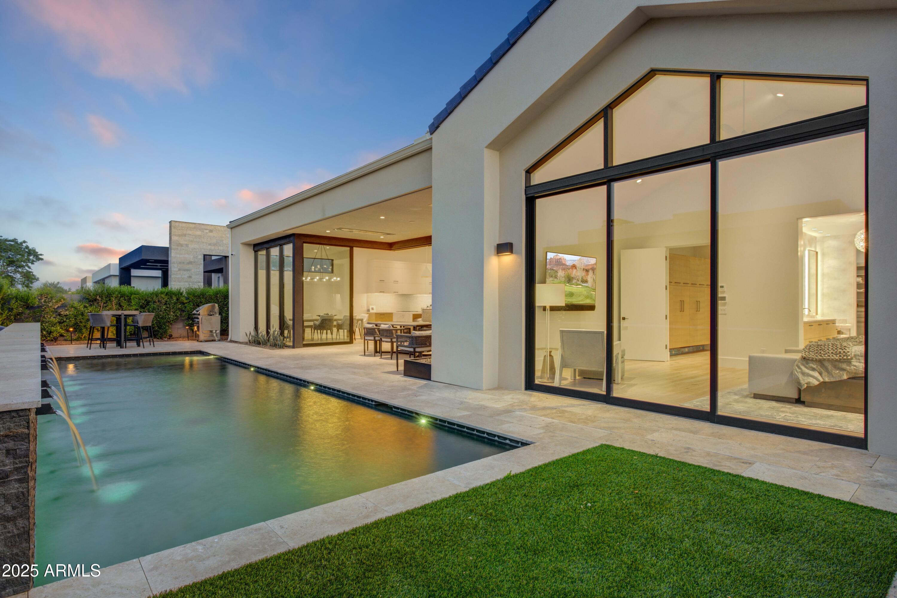 RITZ-CARLTON - Residential