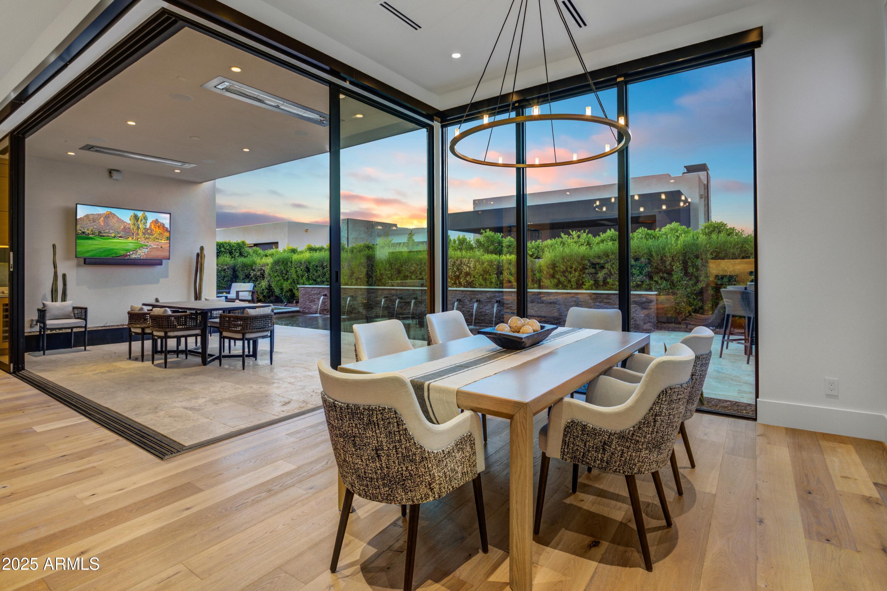 RITZ-CARLTON - Residential