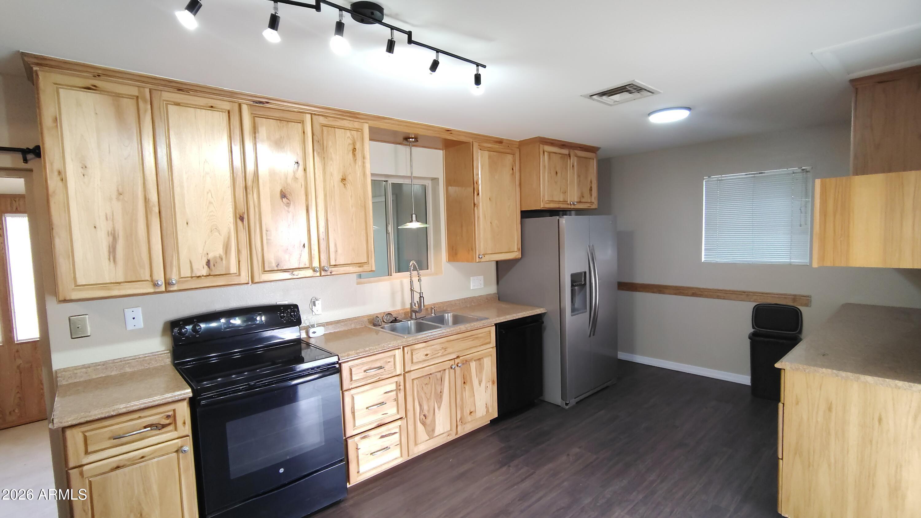 APACHE VILLA - Residential