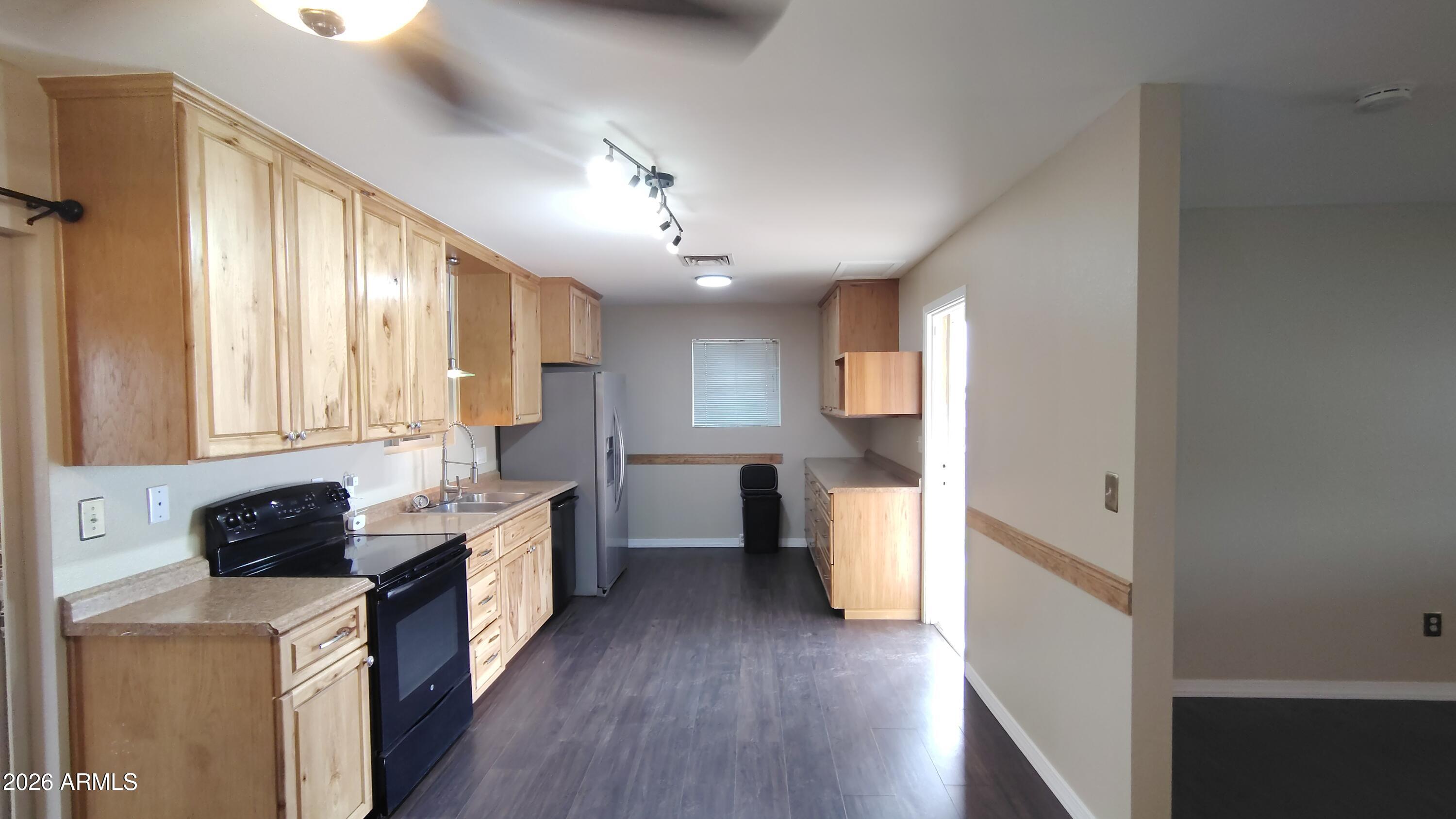 APACHE VILLA - Residential