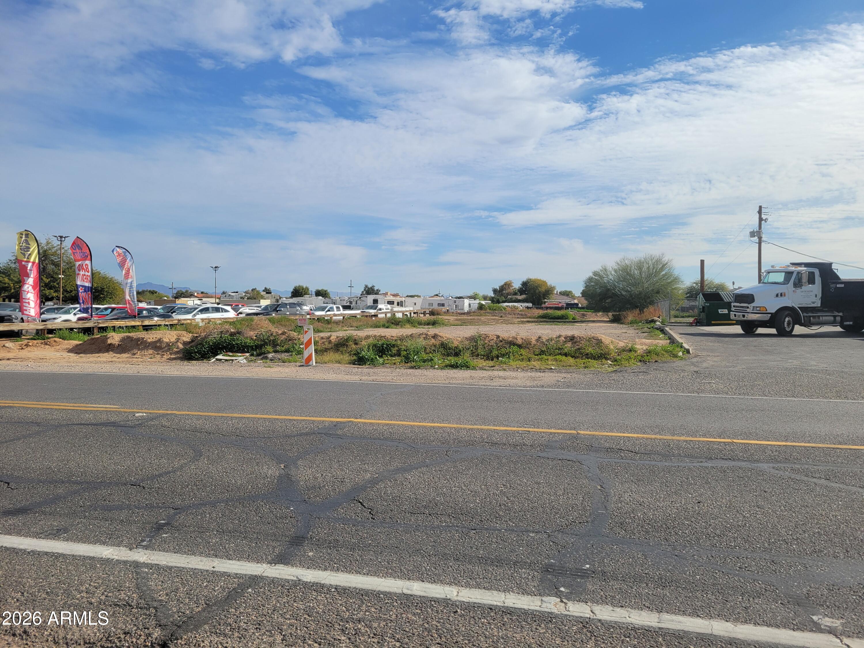 perfect small lot with a lot of potential  uses
located in a fast growing area ( large apartment complex across the street coming soon !!! ) with generous traffic flow to san tan valley ,queen creek  and beyond 
buyer to perform all due diligence for  intended 
uses water meter in and water line has been run
access from both power road and san tan blvd