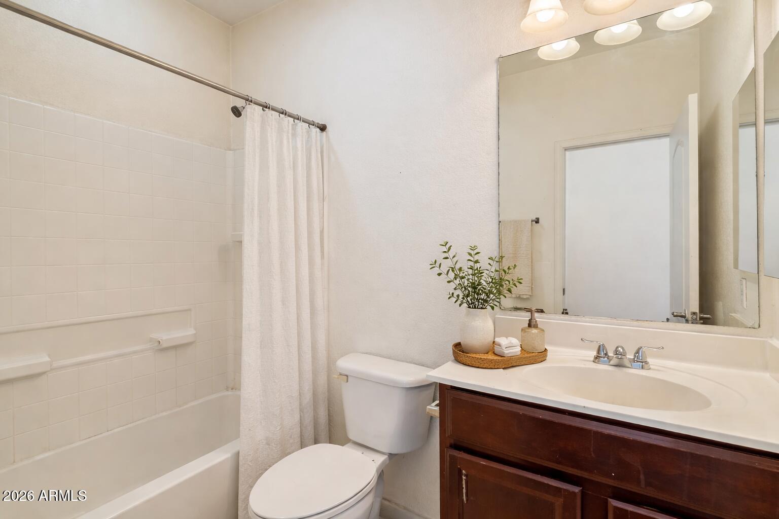 LAVEEN FARMS UNIT 4 - Residential