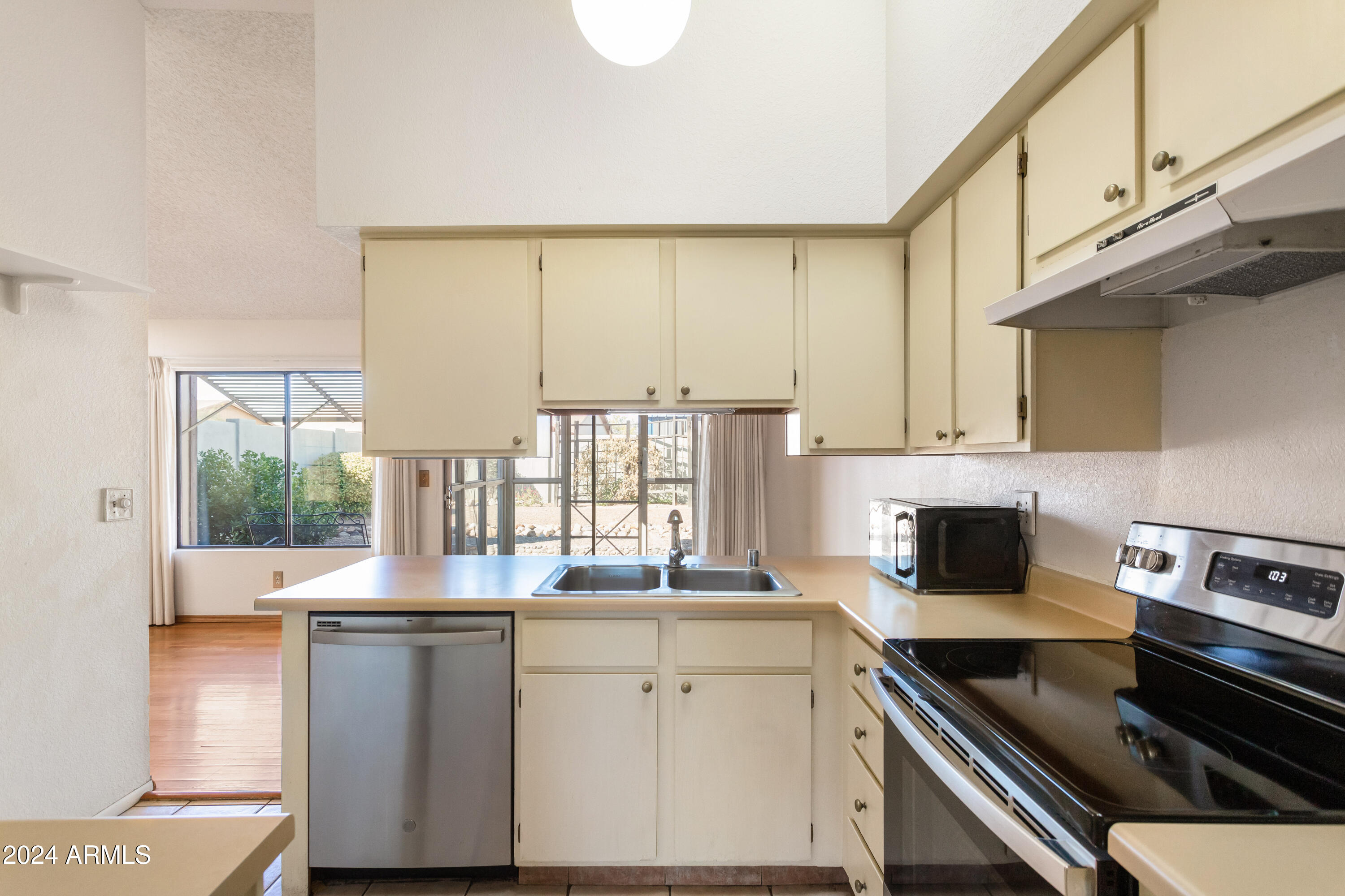 LONDON SQUARE - Residential
