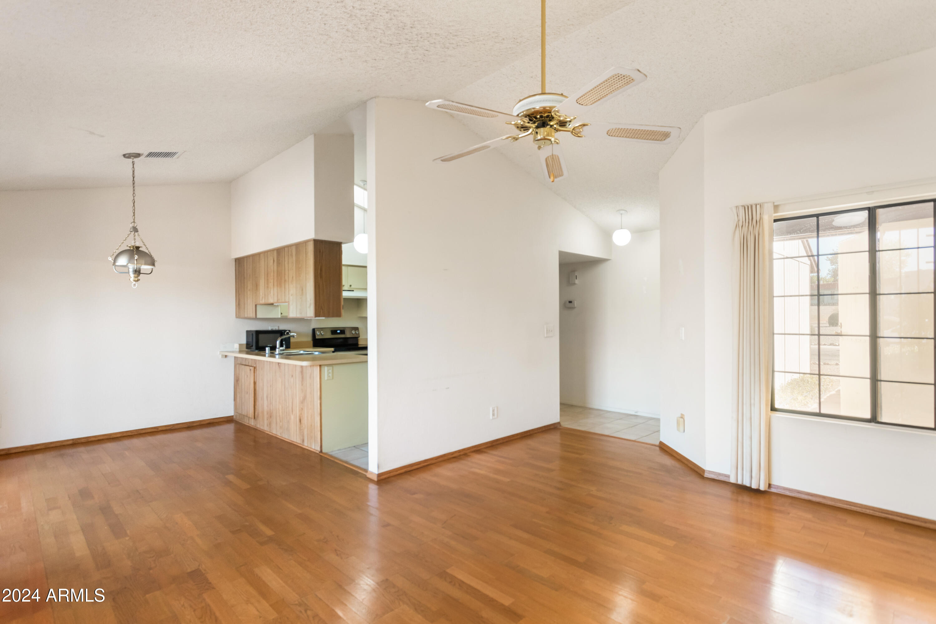 LONDON SQUARE - Residential