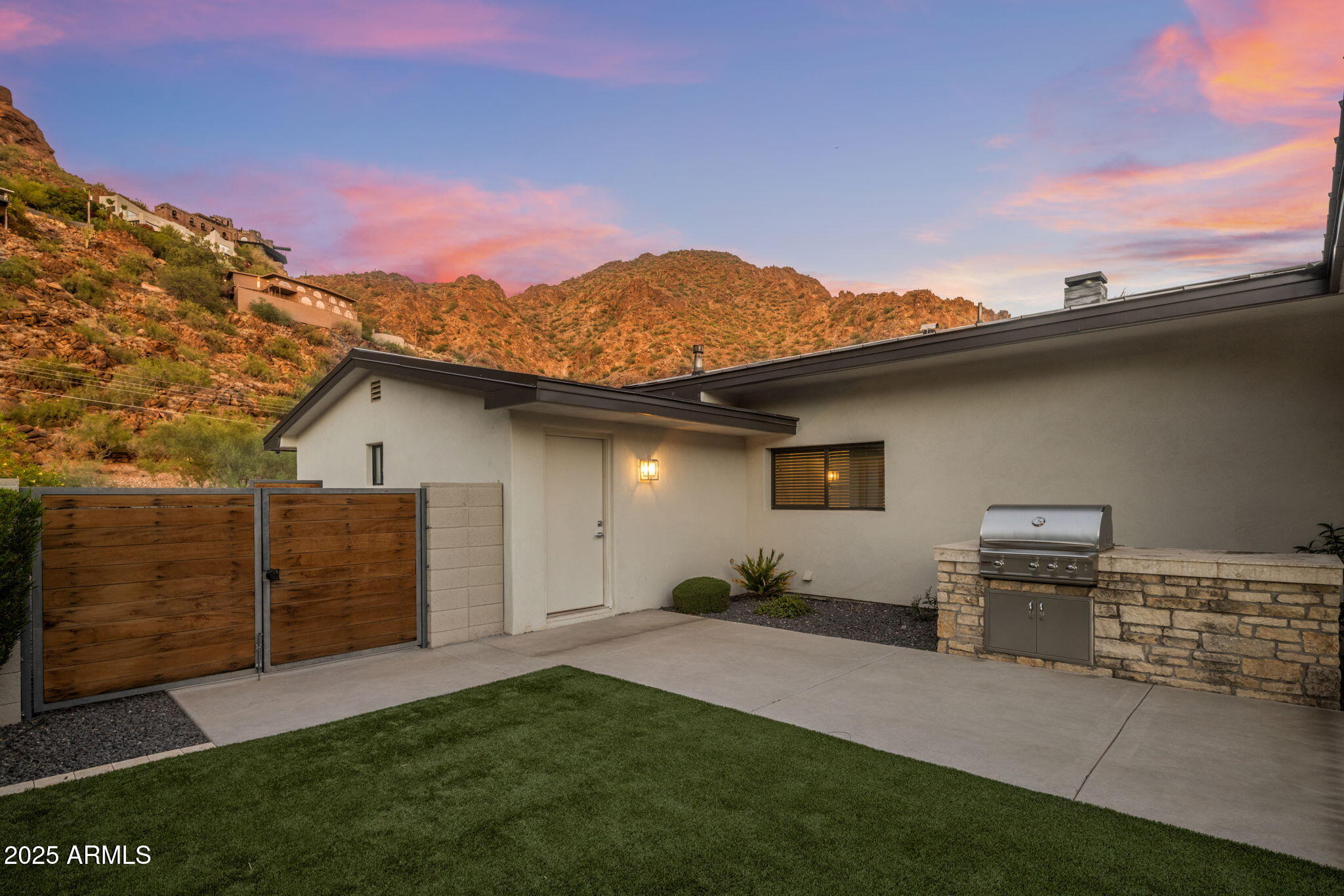 RED ROCK - Residential