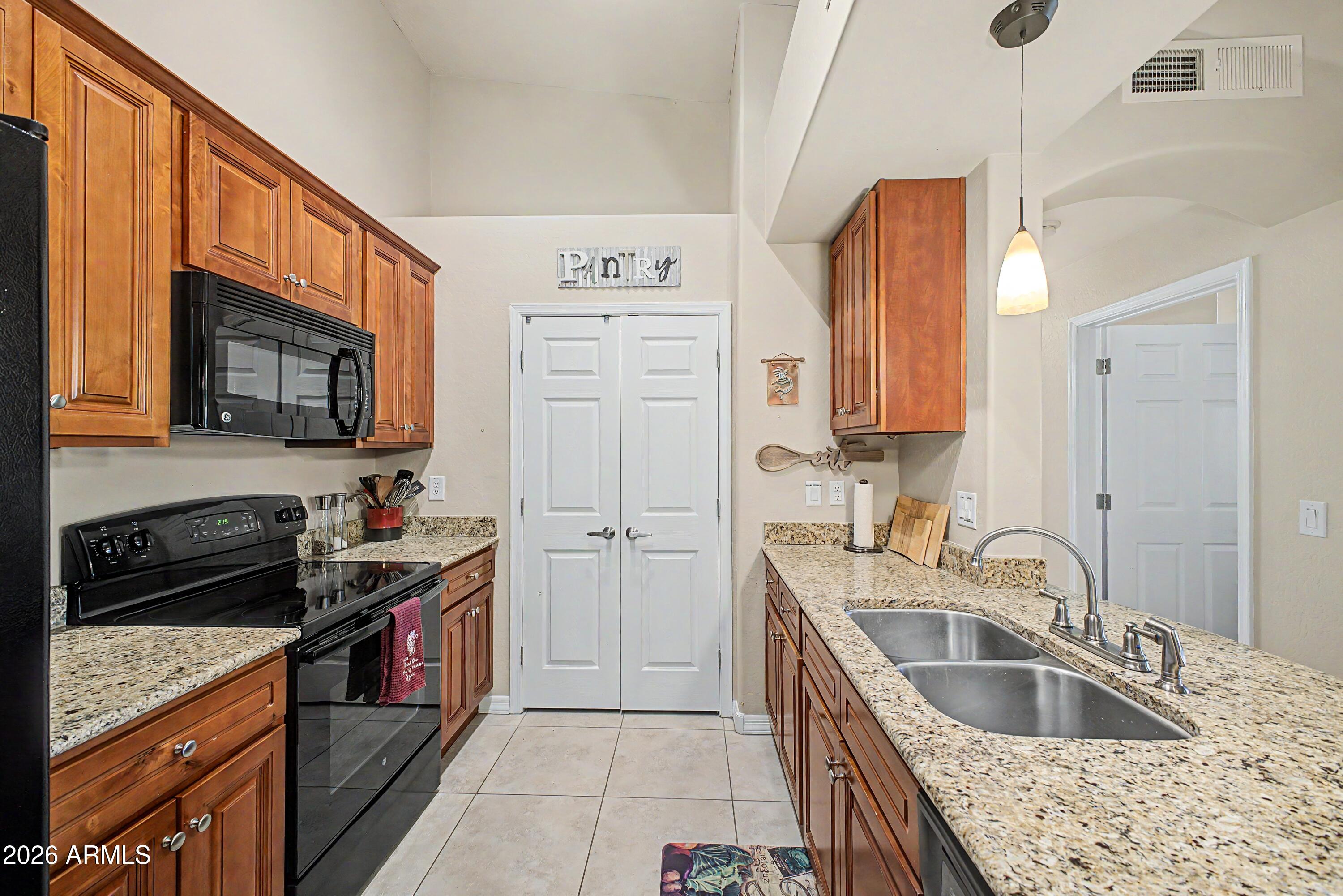 COYOTE LANDING CONDOMINIUM PHASE 1 - Residential
