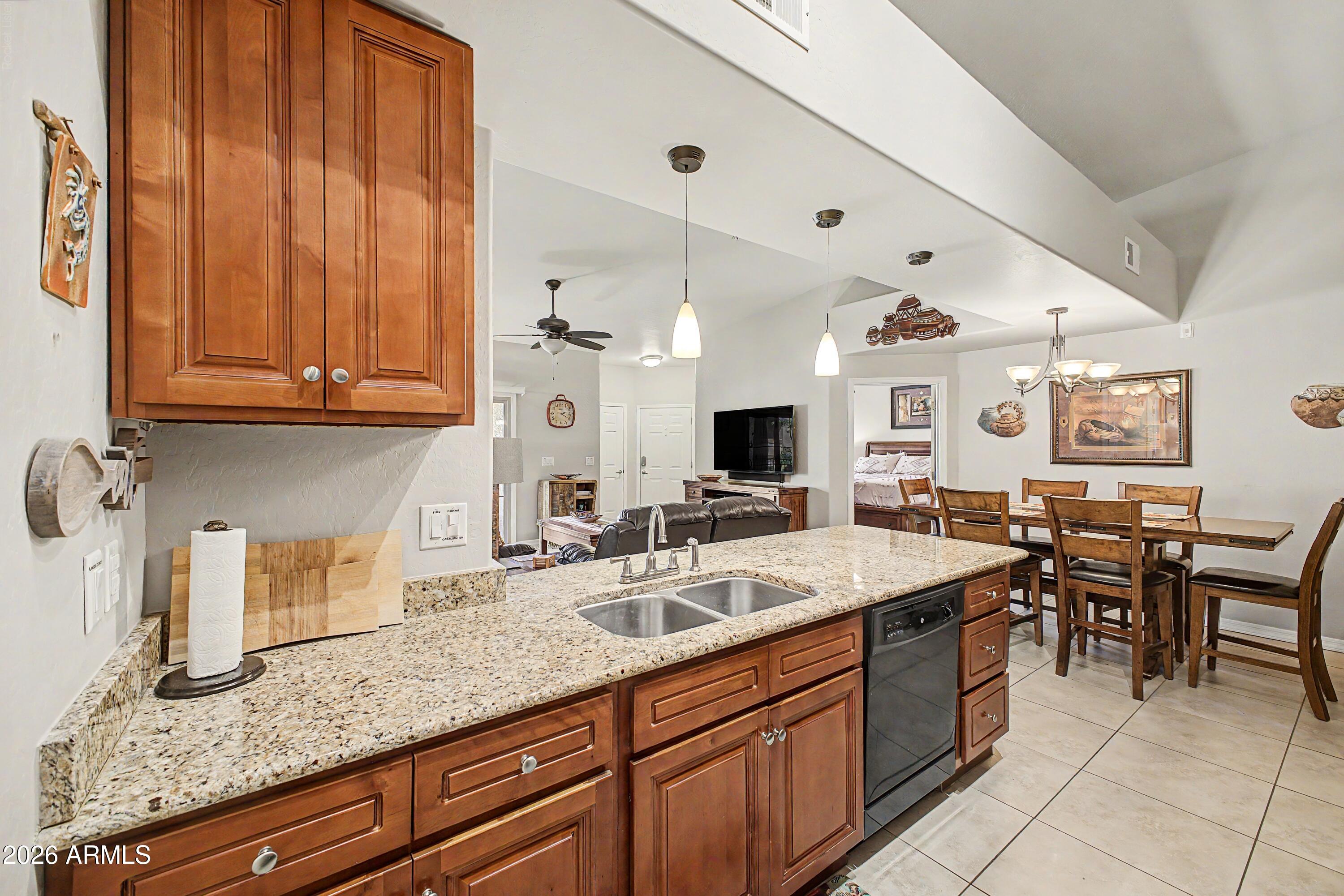 COYOTE LANDING CONDOMINIUM PHASE 1 - Residential