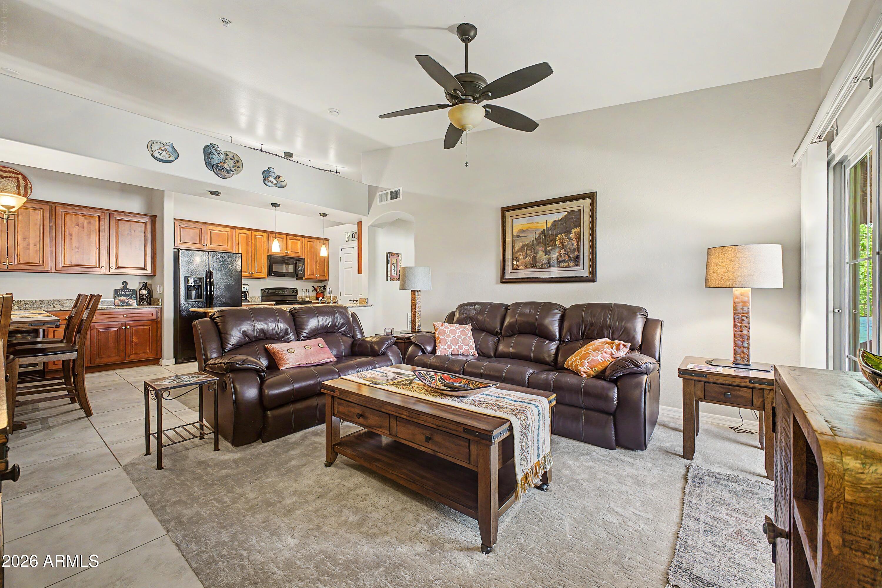COYOTE LANDING CONDOMINIUM PHASE 1 - Residential
