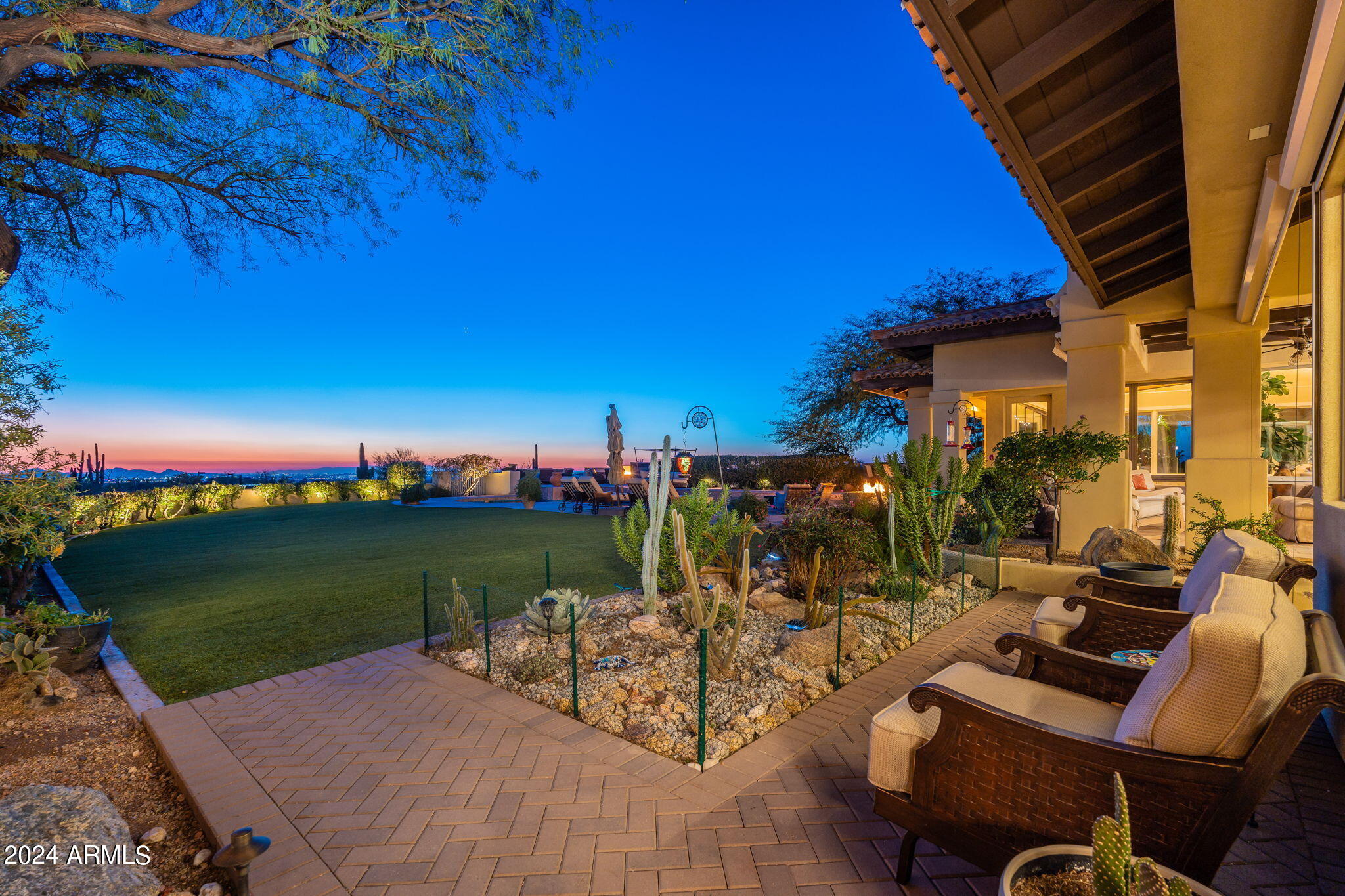10 Acre Horse Property with VIEWS - Residential