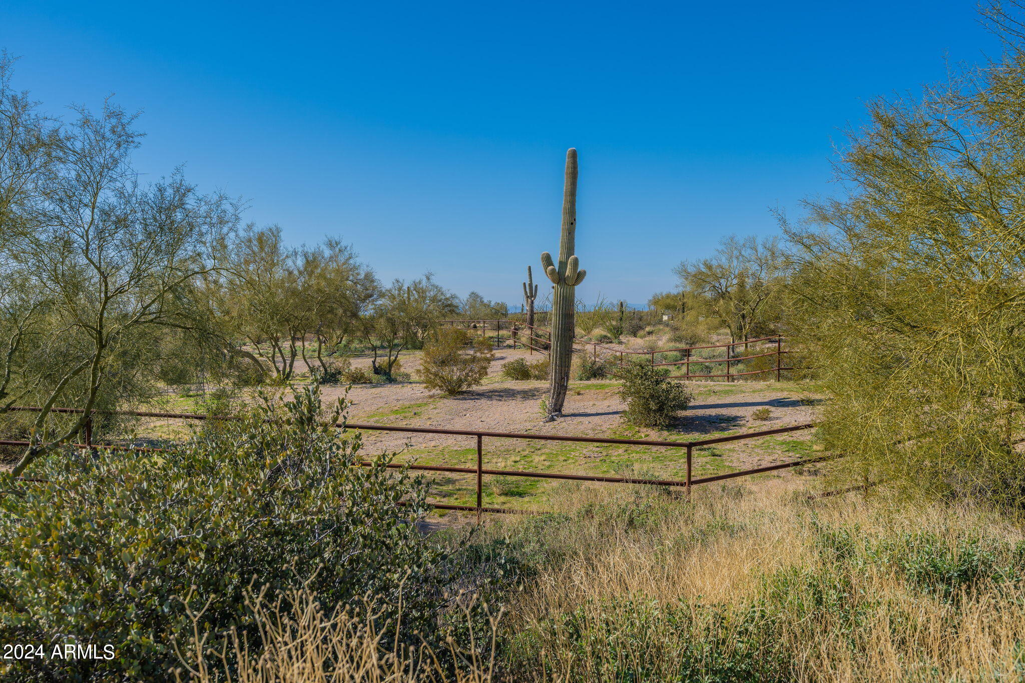 10 Acre Horse Property with VIEWS - Residential
