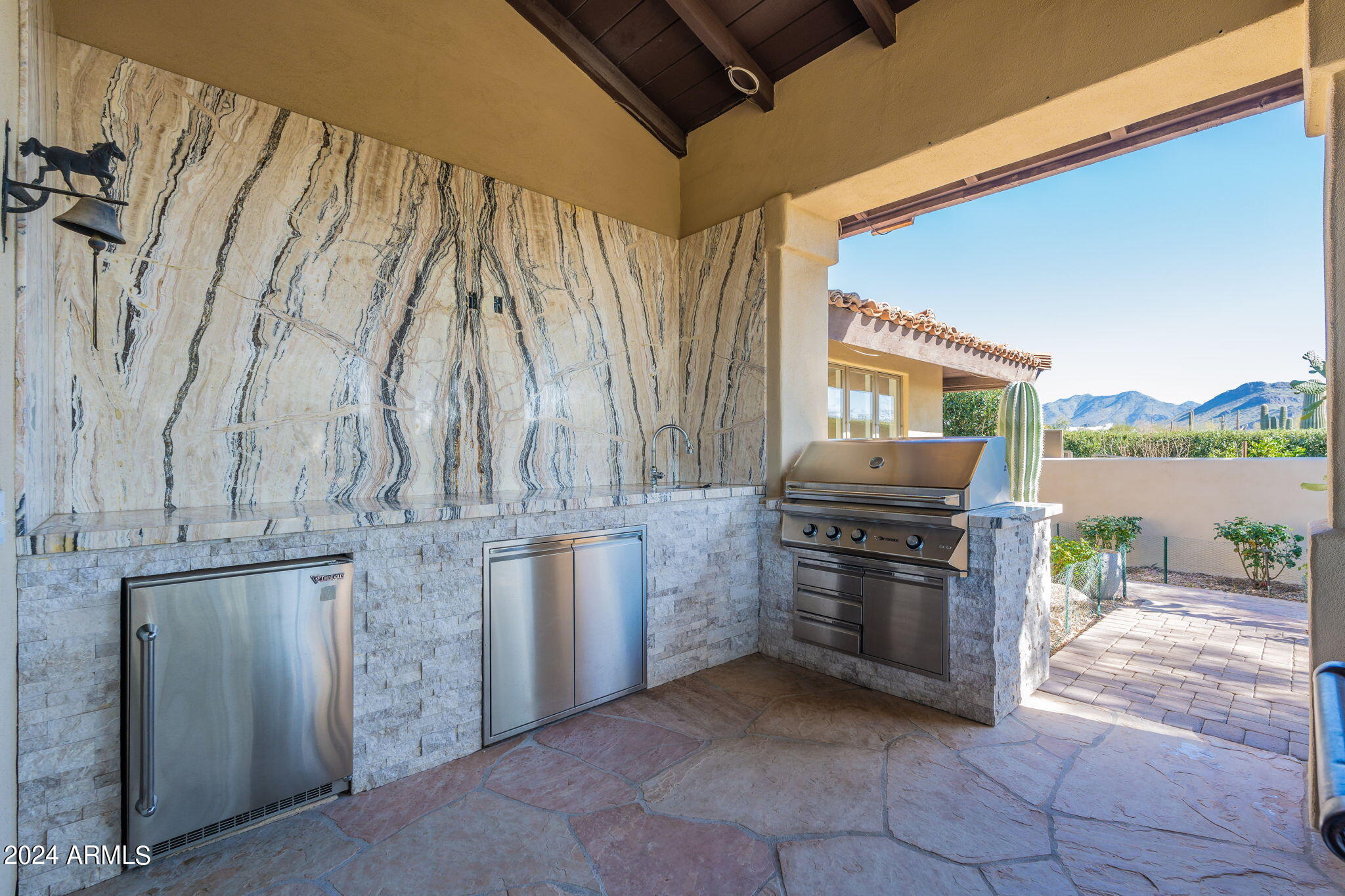 10 Acre Horse Property with VIEWS - Residential