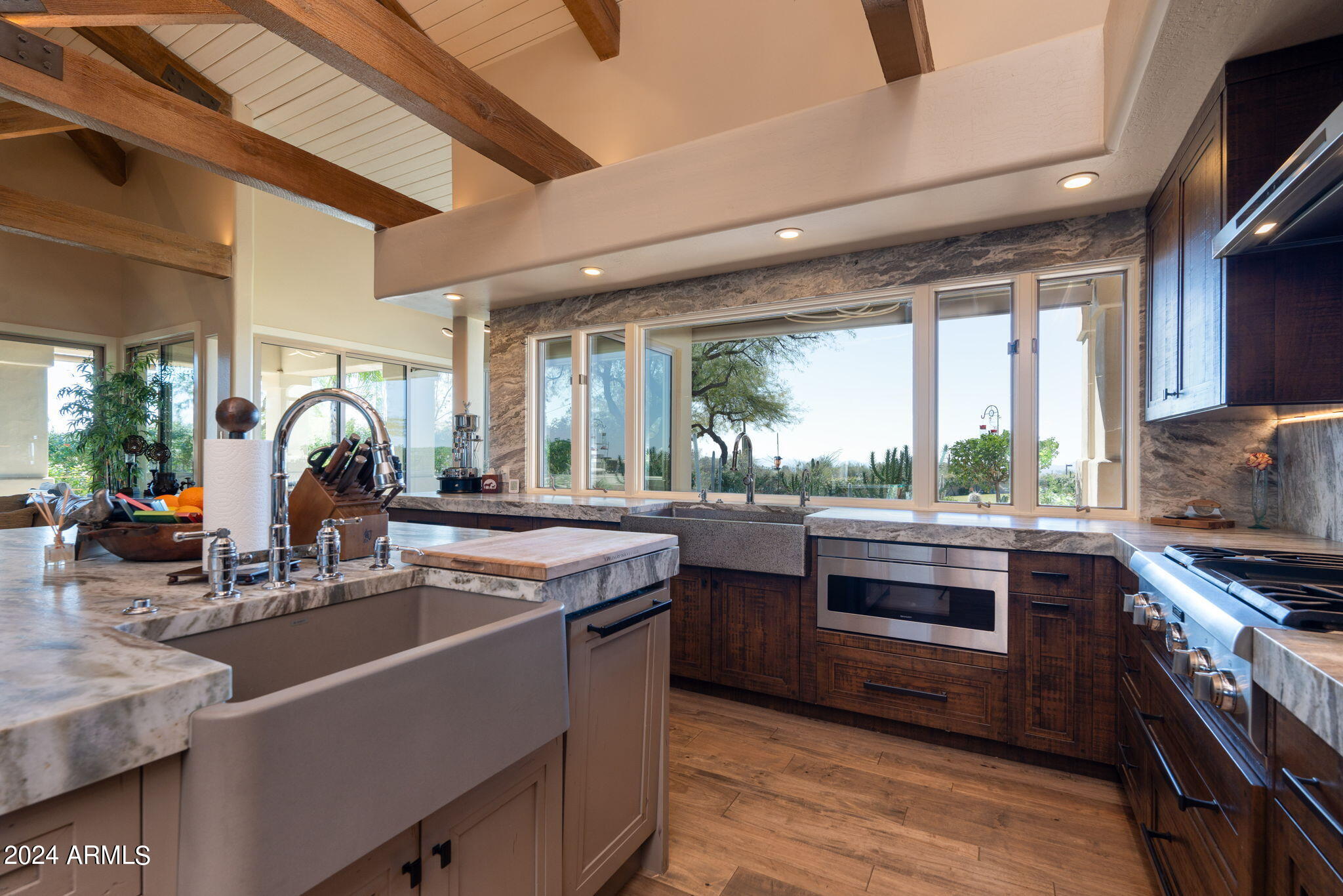 10 Acre Horse Property with VIEWS - Residential