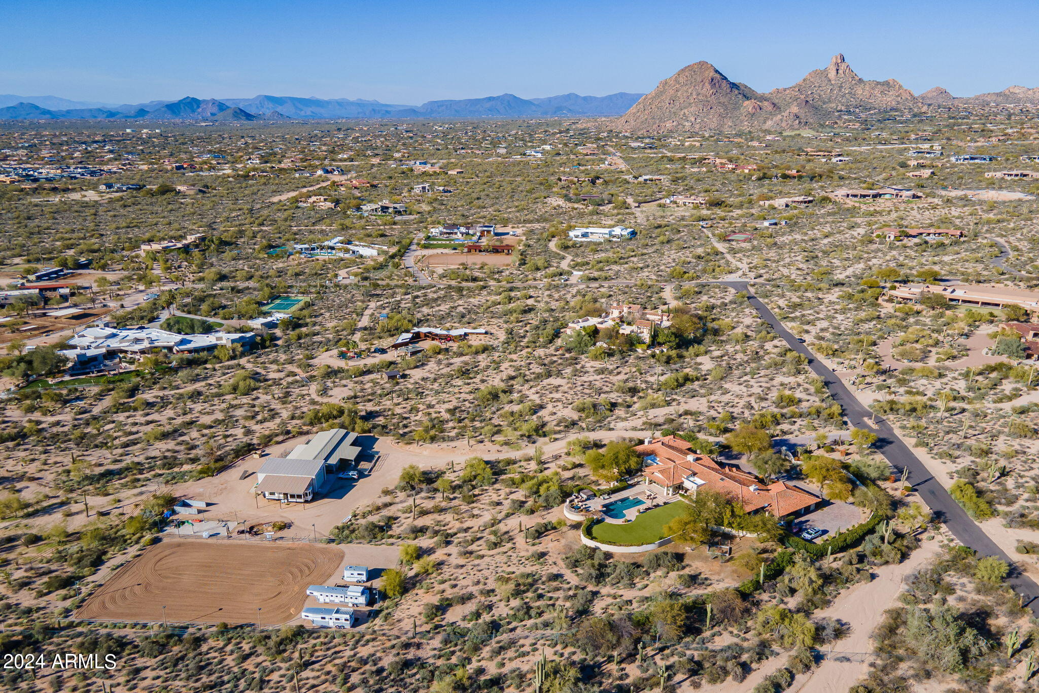 10 Acre Horse Property with VIEWS - Residential