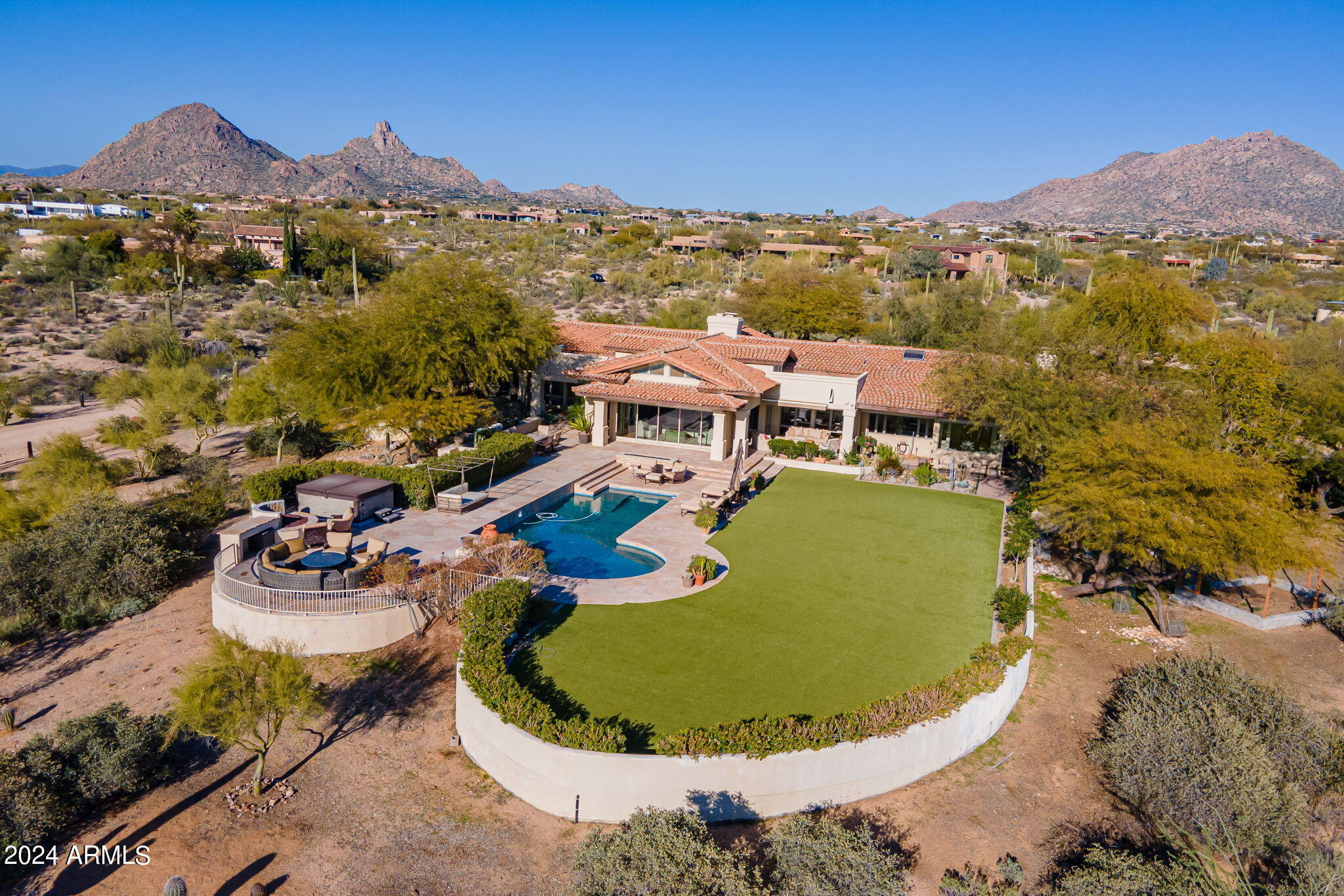 10 Acre Horse Property with VIEWS - Residential