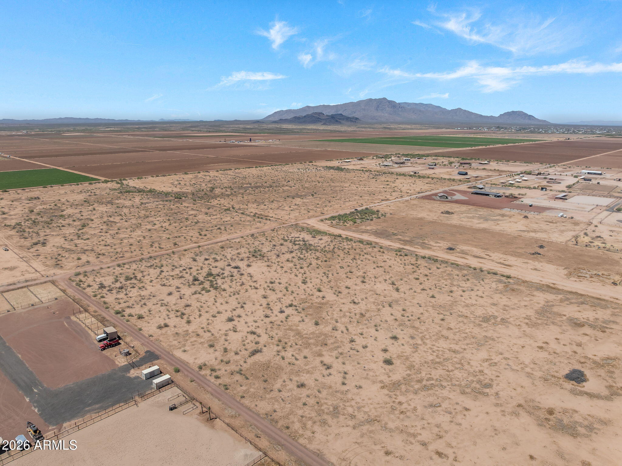 10 acres with a shared well - Land