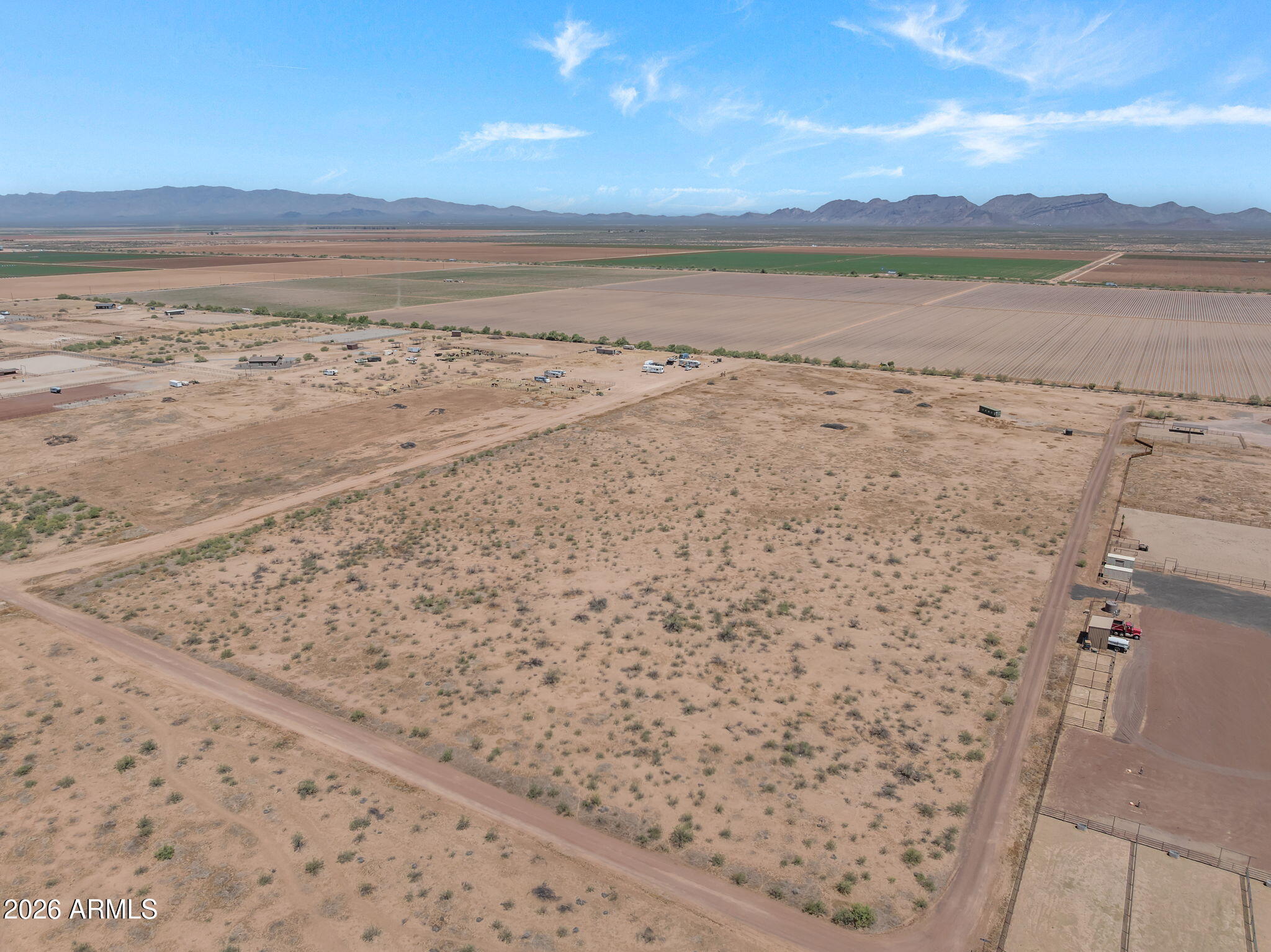 10 acres with a shared well - Land