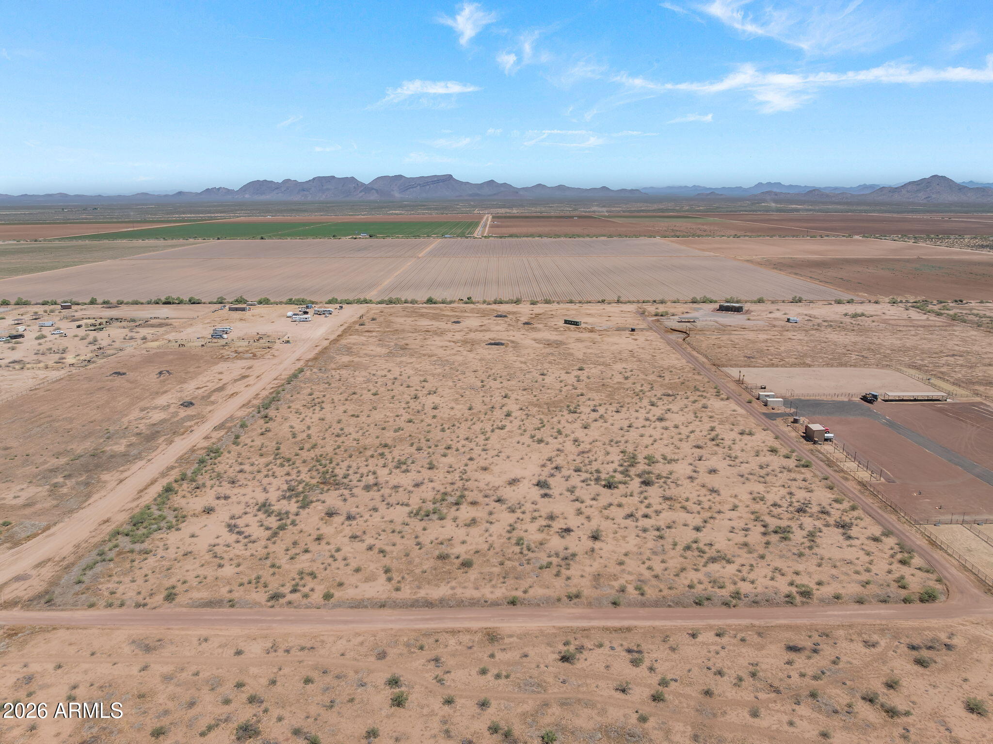 10 acres with a shared well - Land