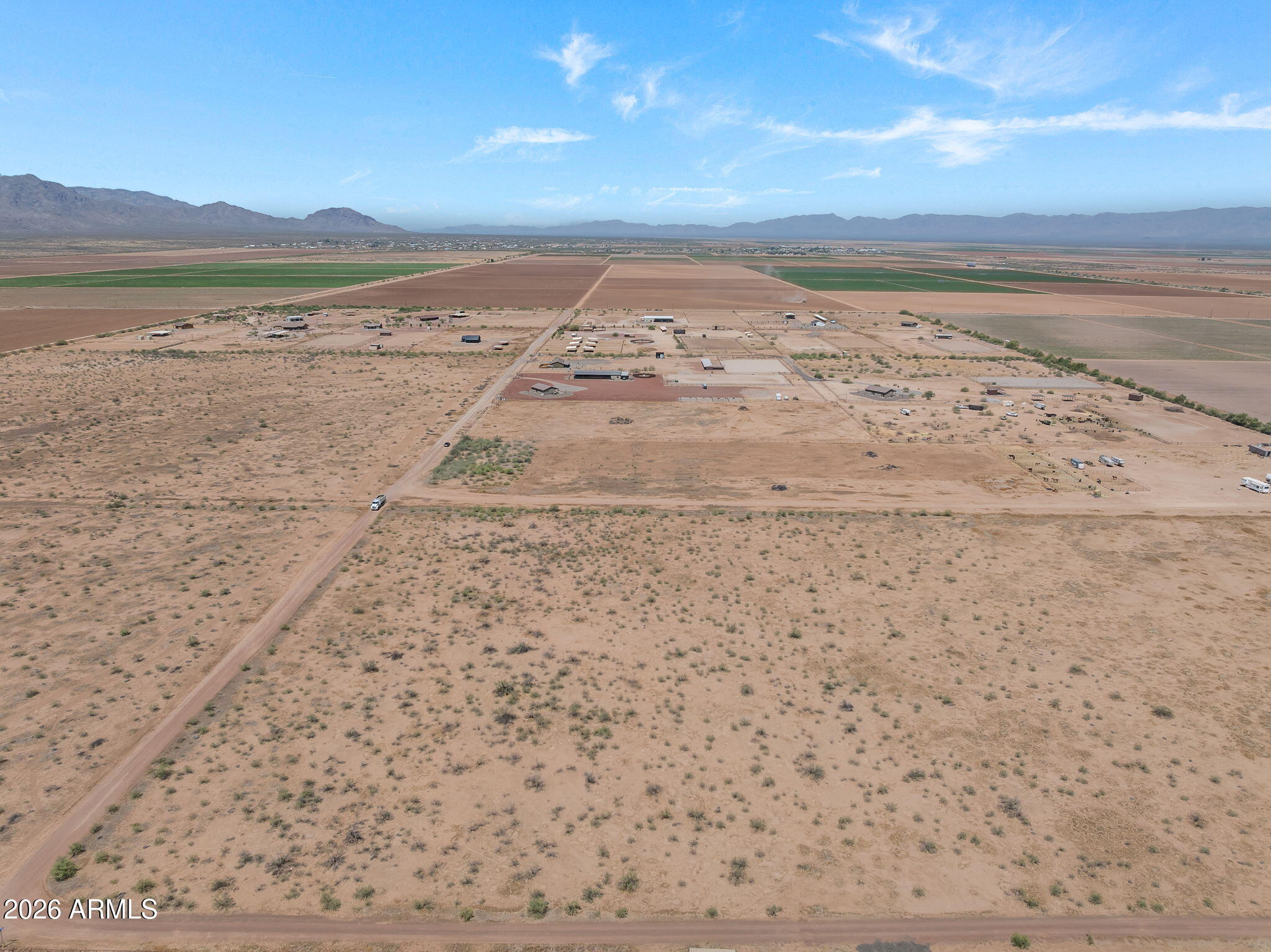 10 acres with a shared well - Land