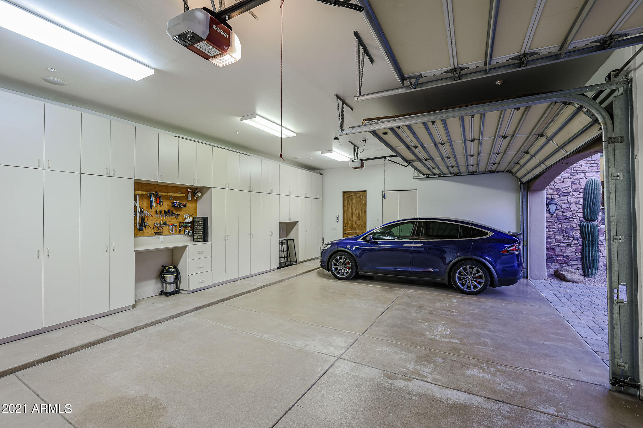 HIDDEN HILLS PARCEL D & E - Residential