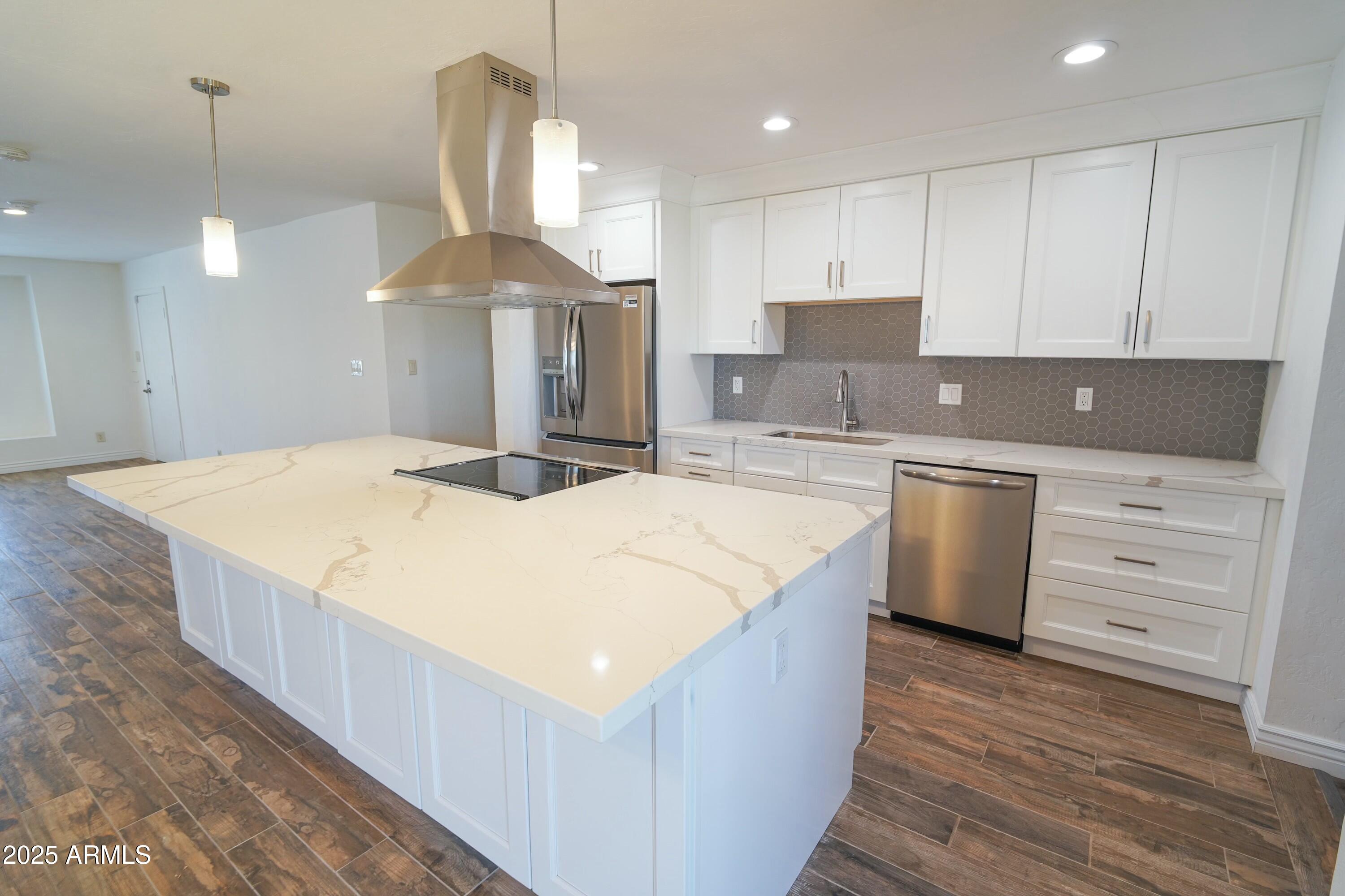 SCOTTSDALE ESTATES 14 LOTS 1845-1925 - Residential Lease