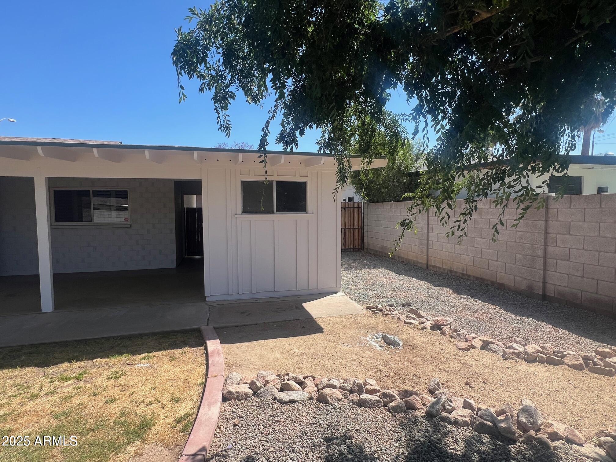 SCOTTSDALE ESTATES 14 LOTS 1845-1925 - Residential Lease