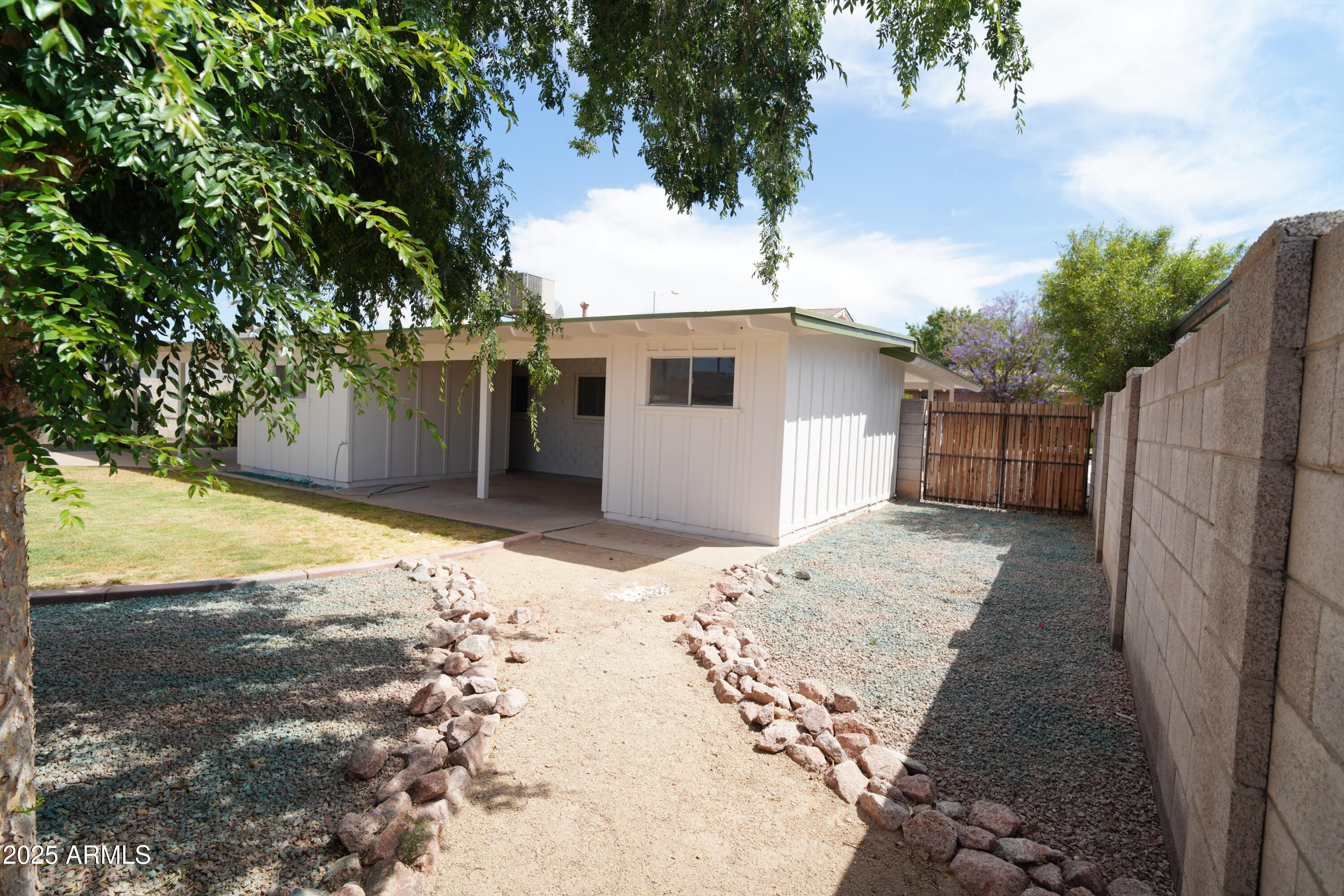 SCOTTSDALE ESTATES 14 LOTS 1845-1925 - Residential Lease