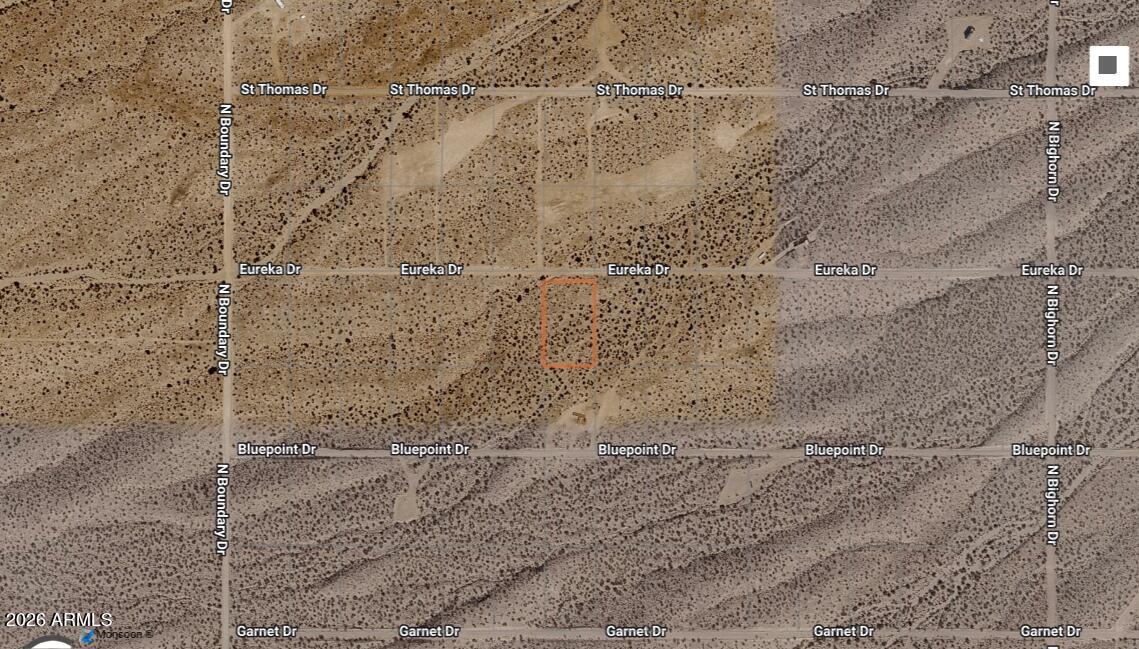 Large 1 acre lot with great moutain view tons of room to build a dream home.

Buyer to confirm zoning, use, utlities, water and building regulations.