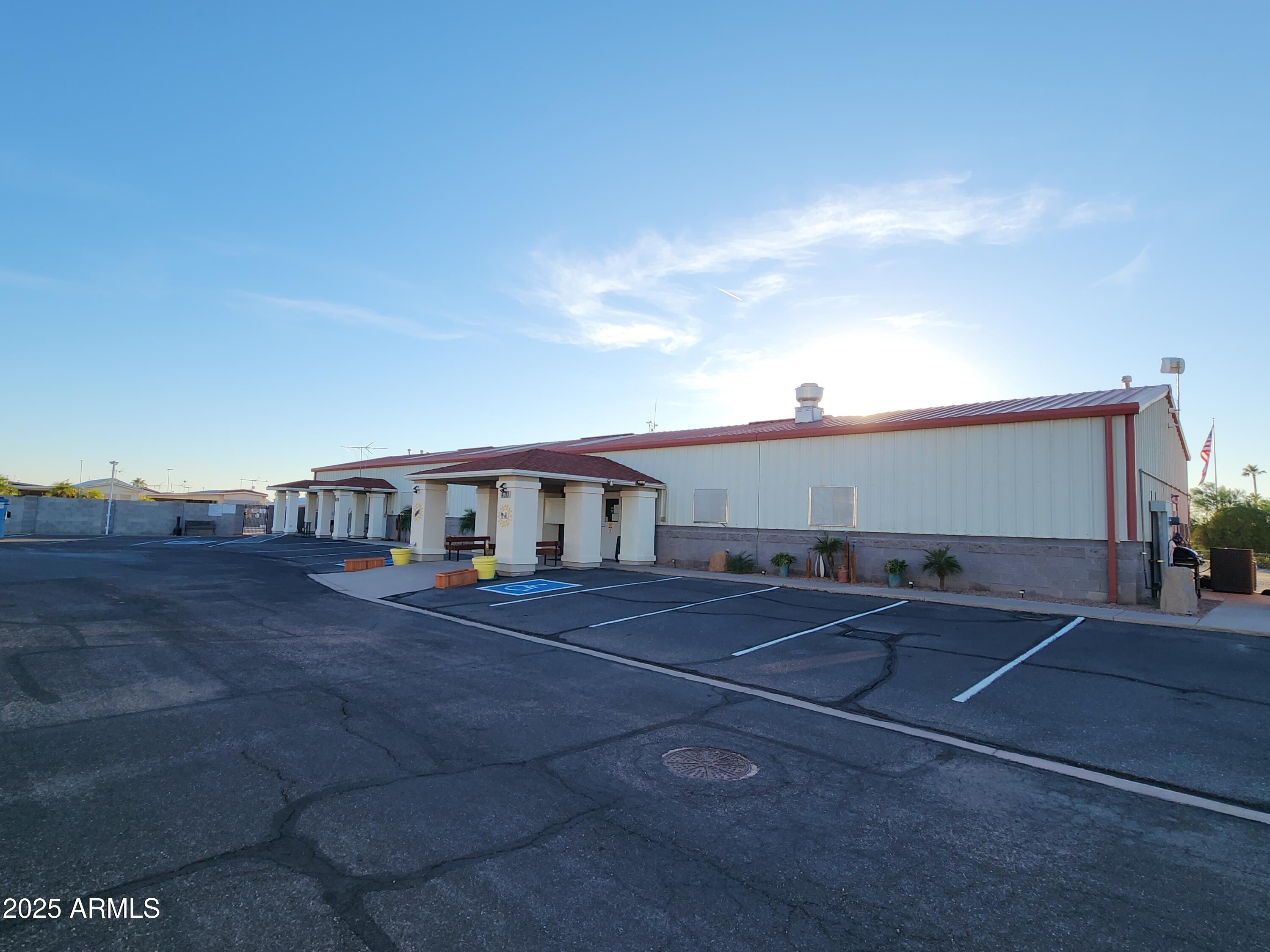 TIERRA DEL SOL RV RESORT - Land