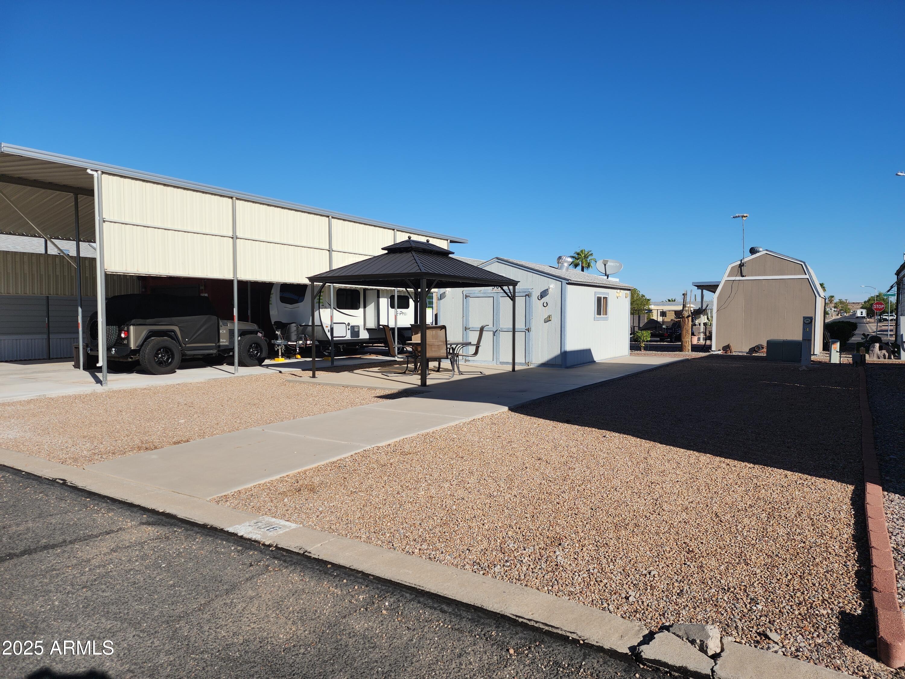 TIERRA DEL SOL RV RESORT - Land