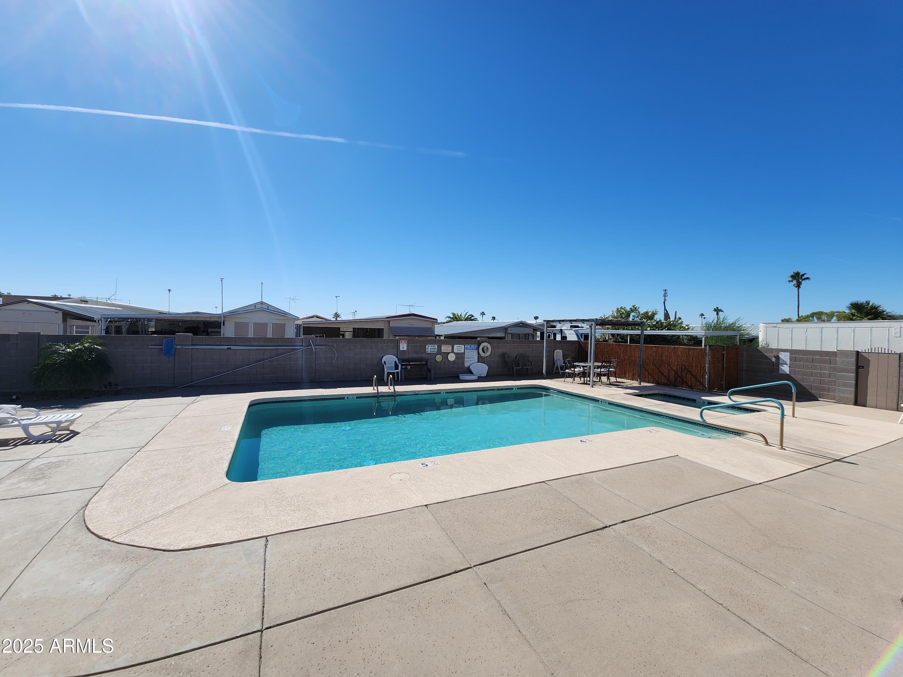 TIERRA DEL SOL RV RESORT - Land