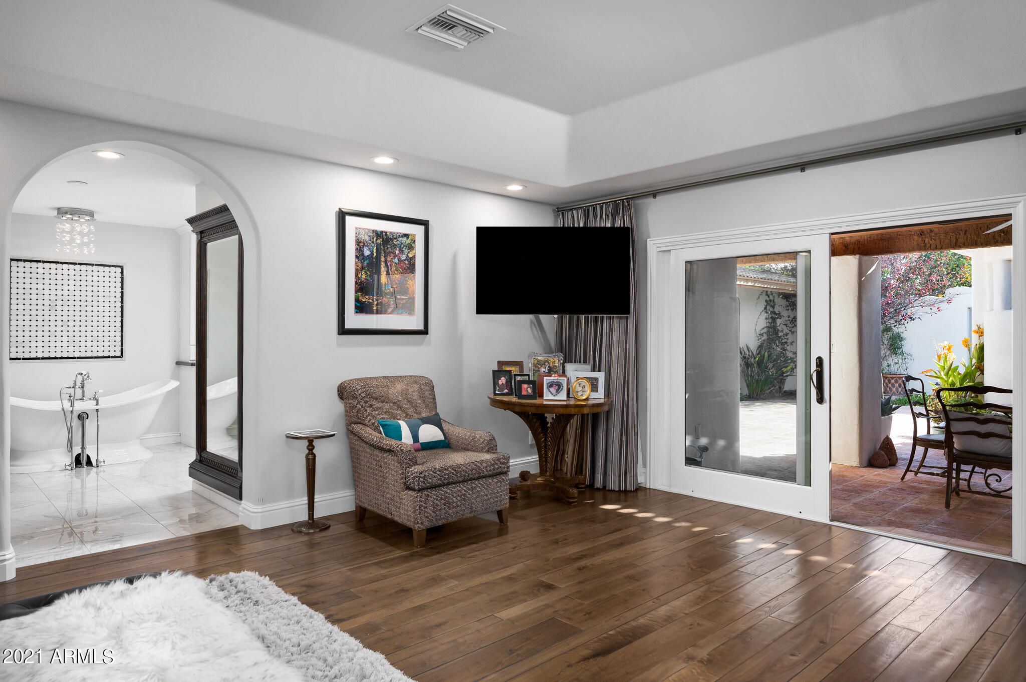 ARCADIA BLK 20 - Residential