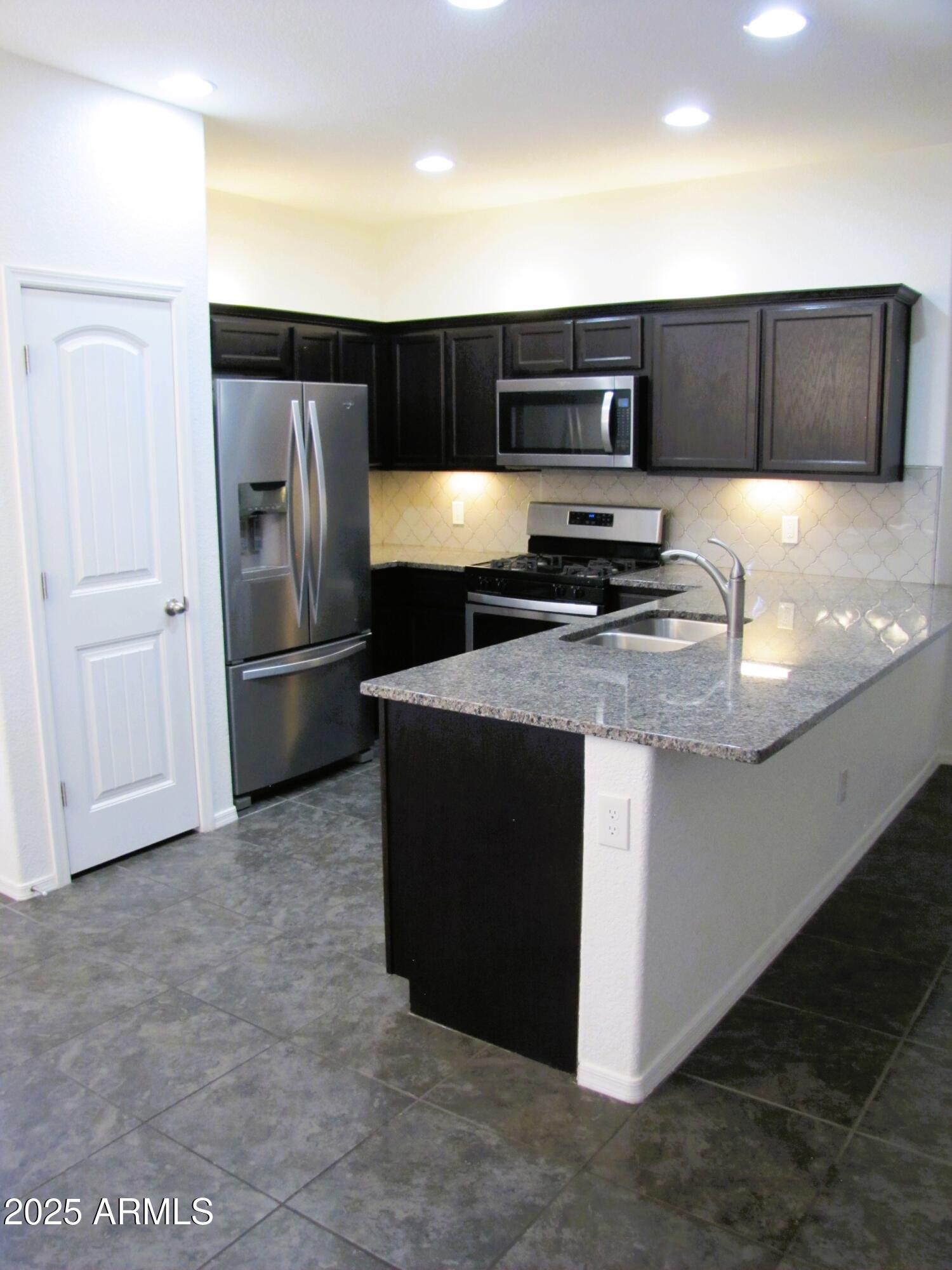 CHAPARRAL VILLAGE NORTH PHASE 6D - Residential Lease
