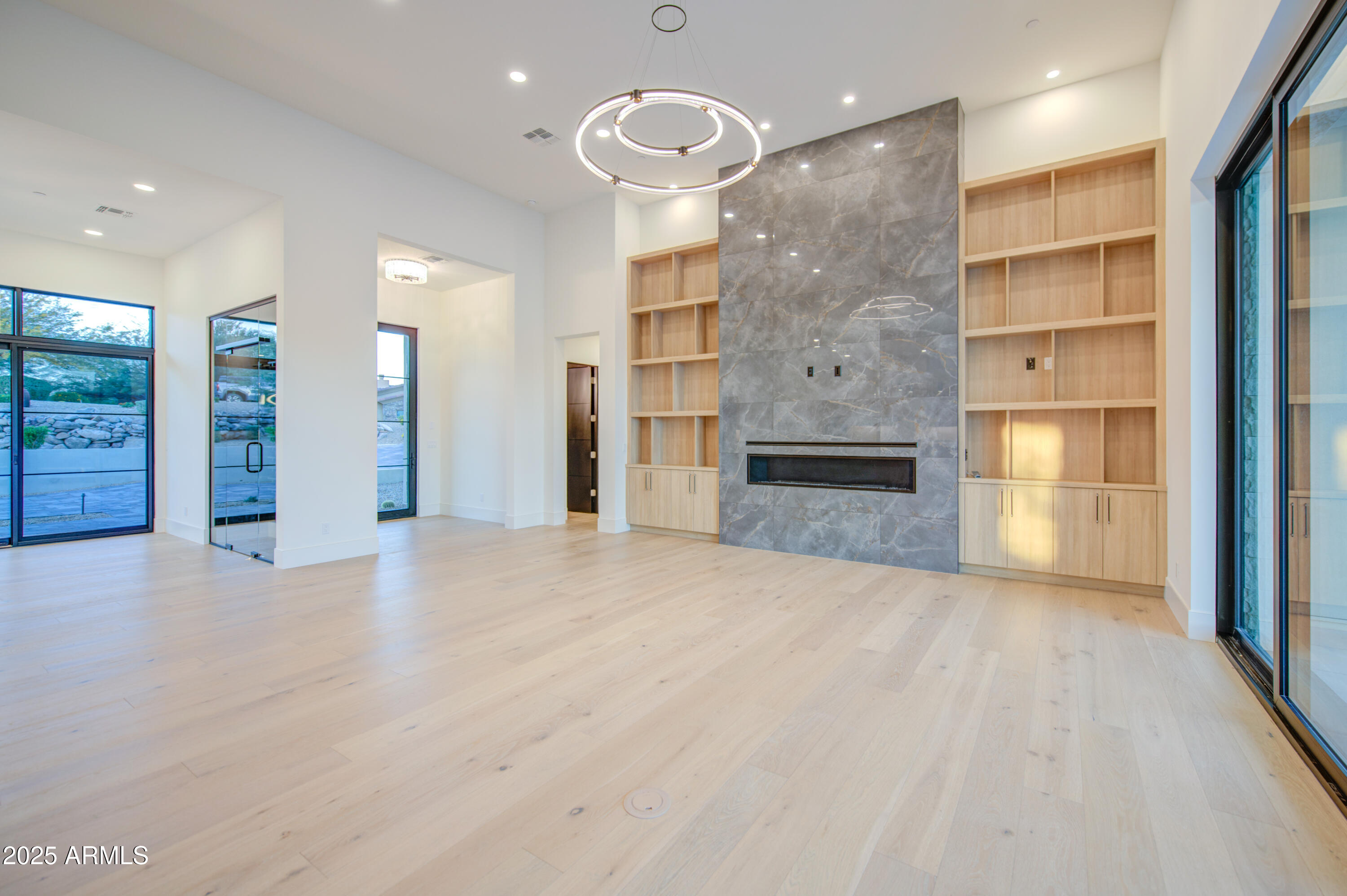PALATIAL ESTATES - Residential