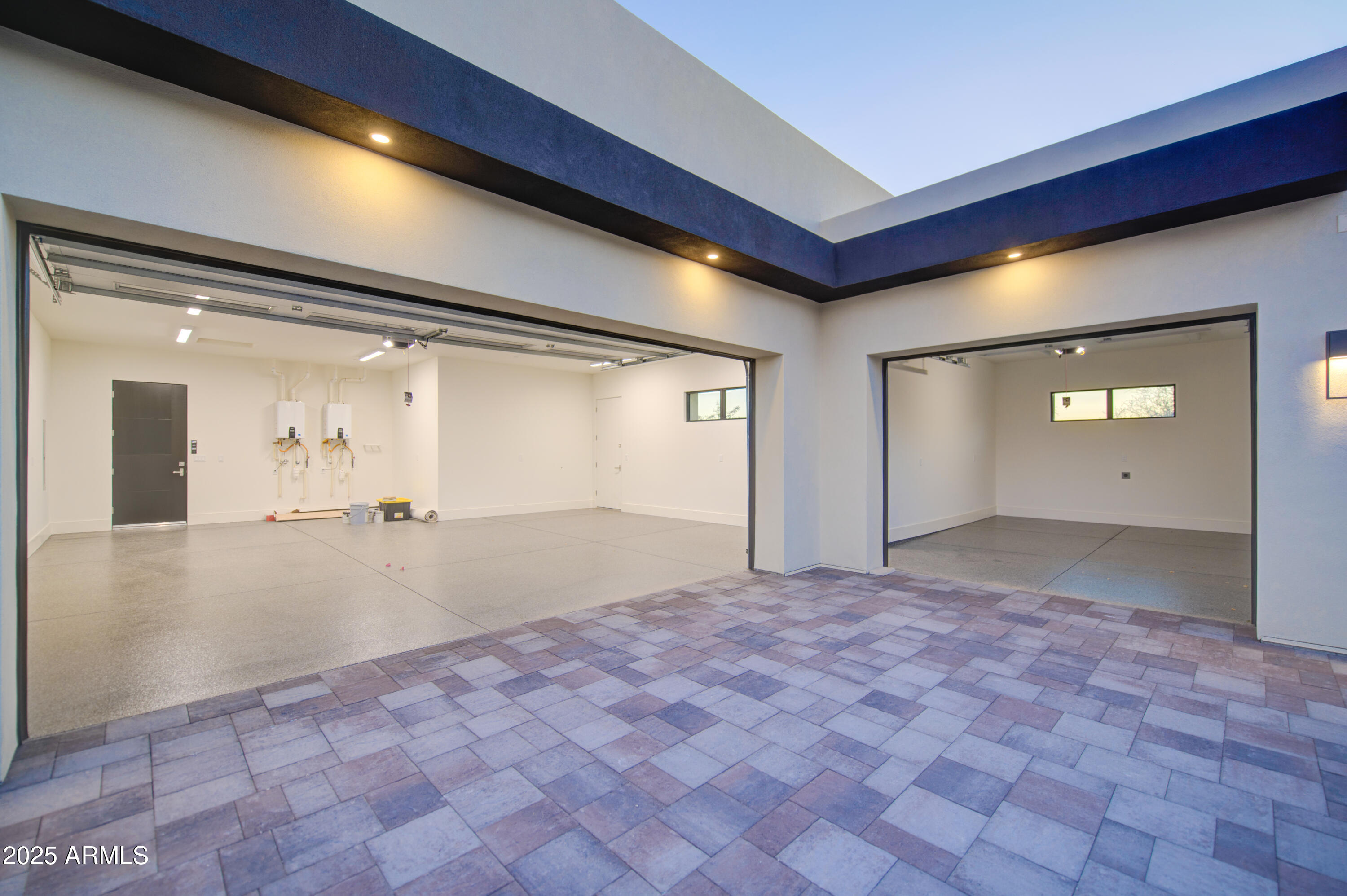 PALATIAL ESTATES - Residential