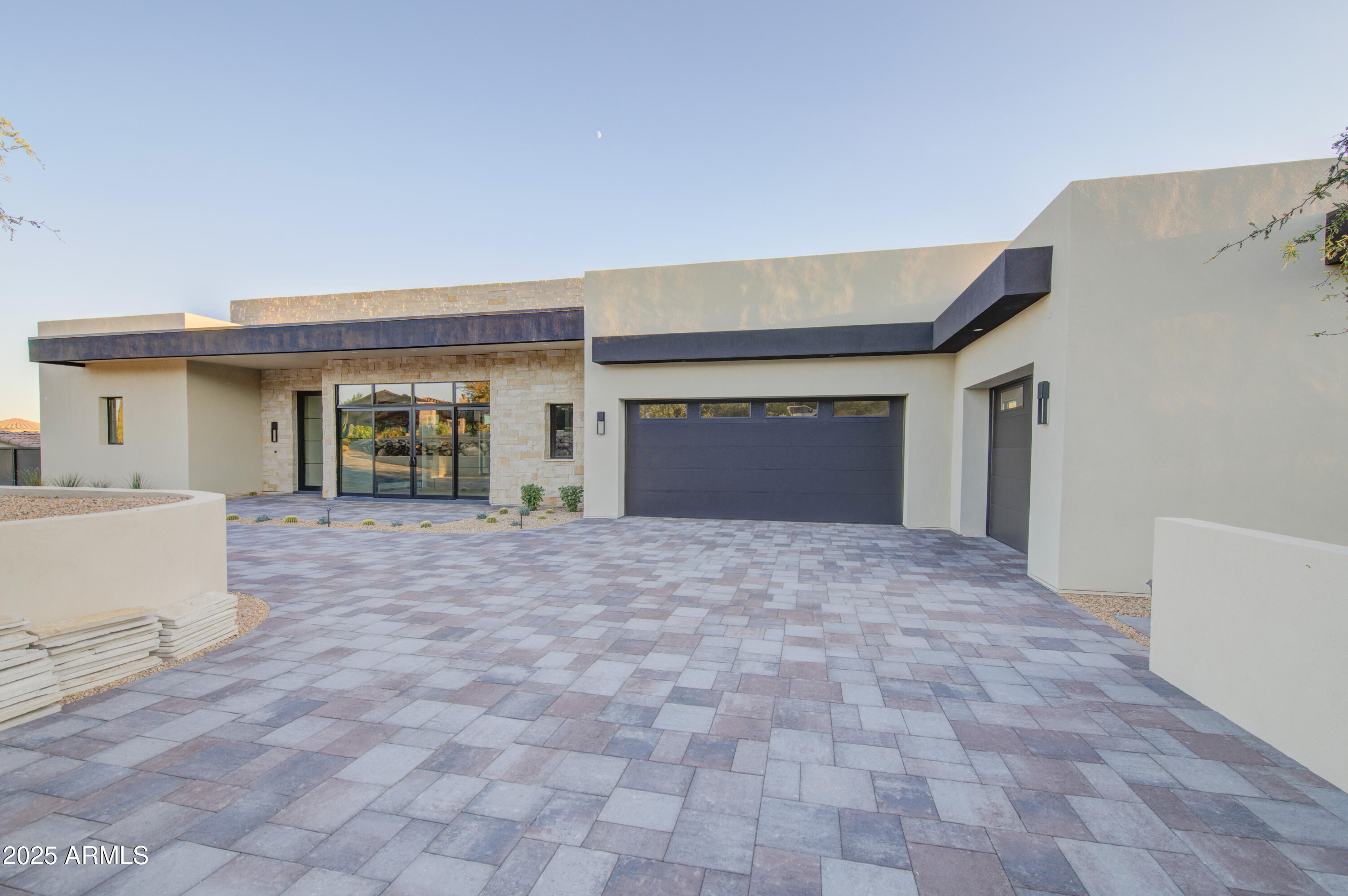 PALATIAL ESTATES - Residential