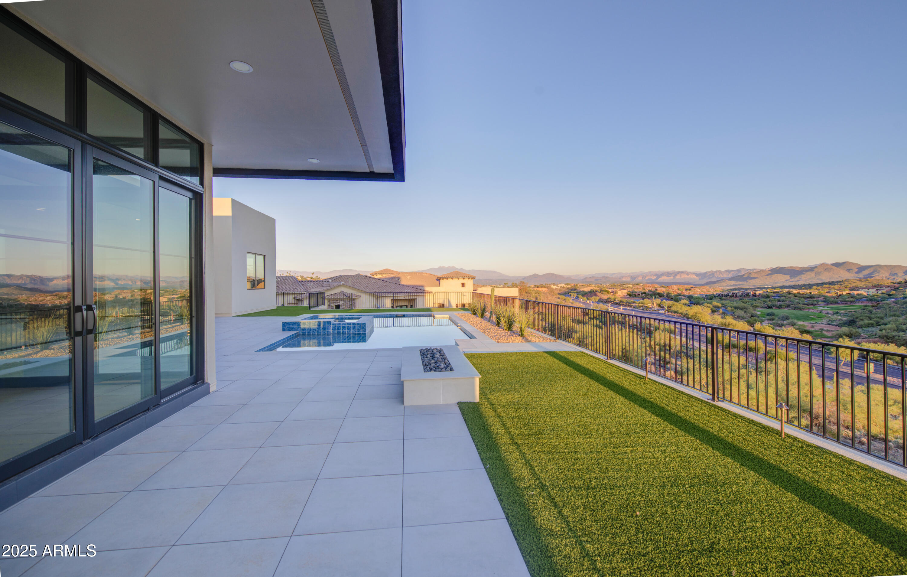 PALATIAL ESTATES - Residential