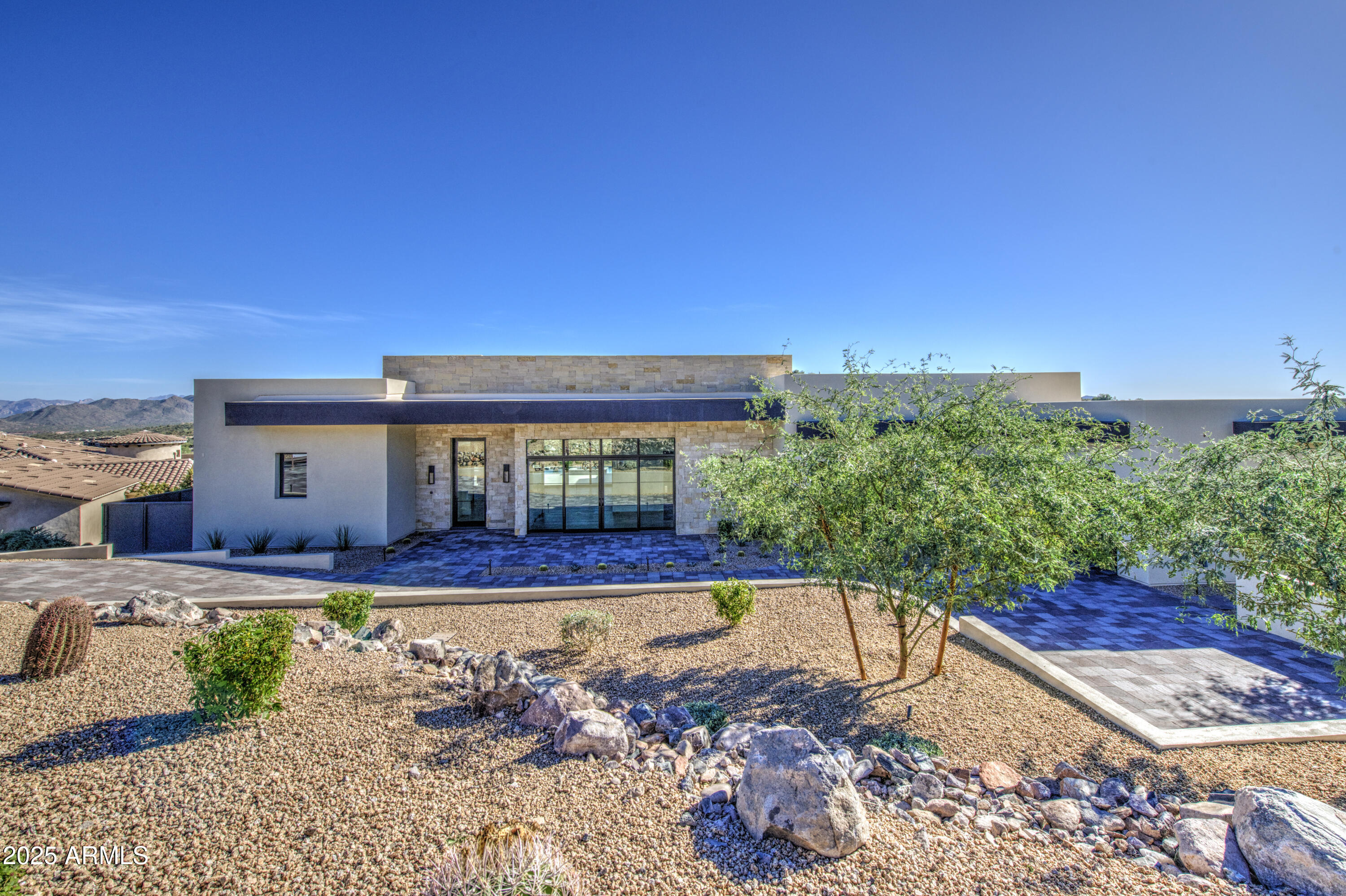 PALATIAL ESTATES - Residential
