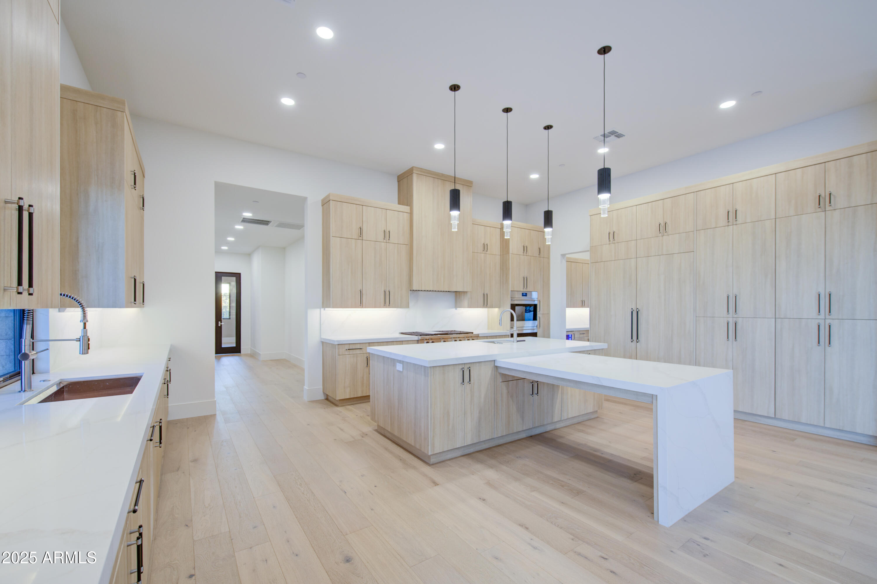PALATIAL ESTATES - Residential