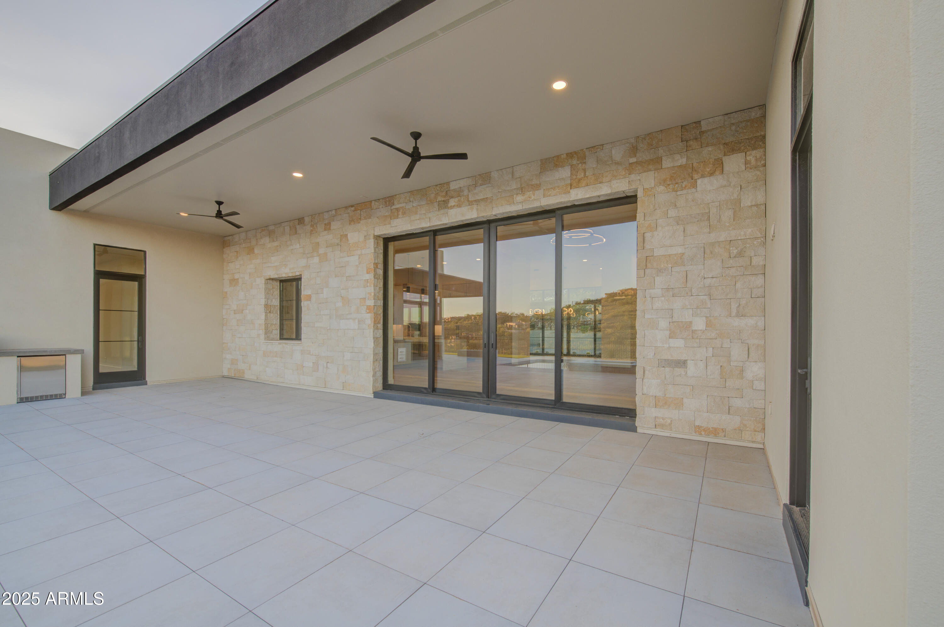 PALATIAL ESTATES - Residential