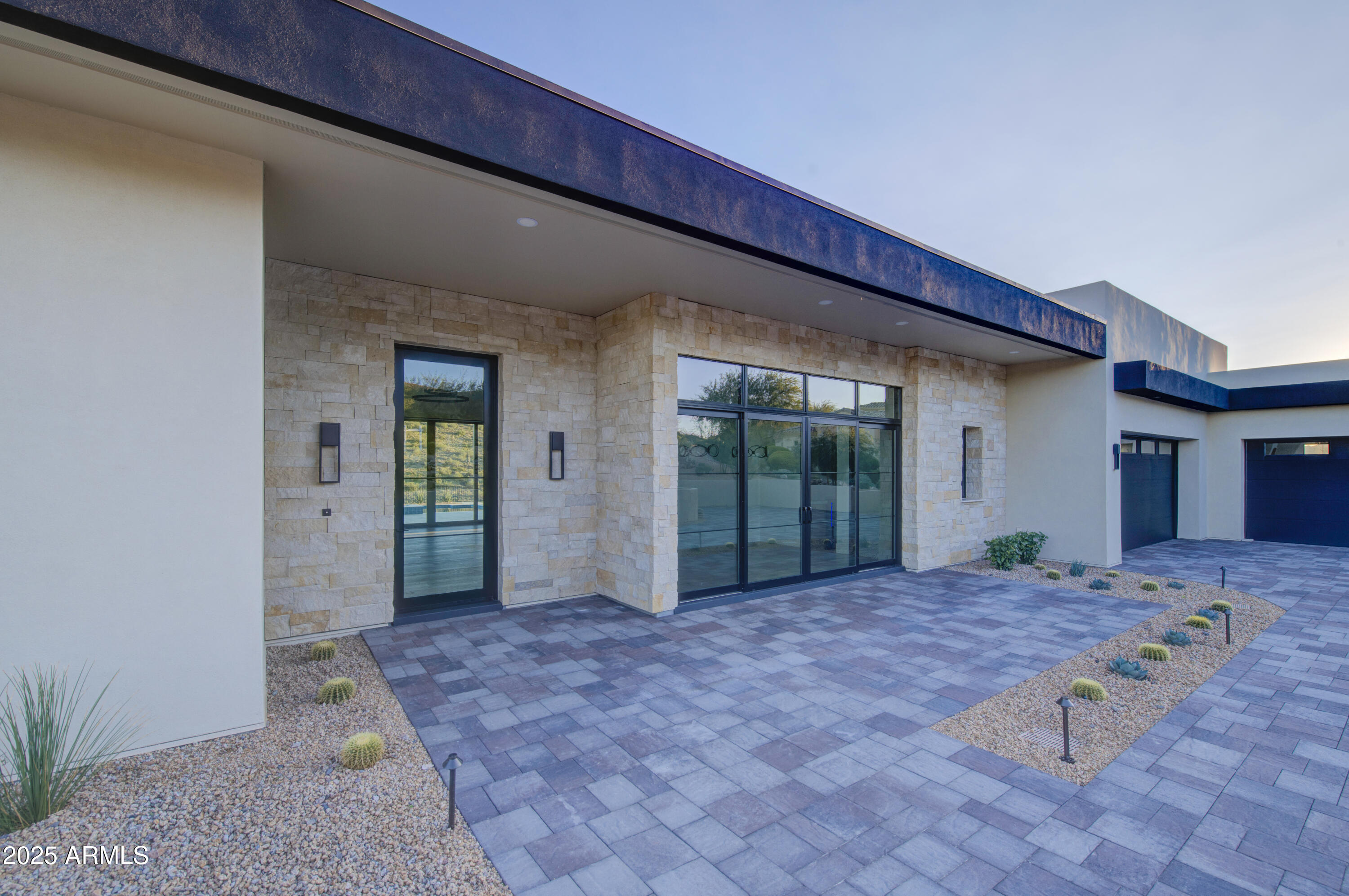 PALATIAL ESTATES - Residential