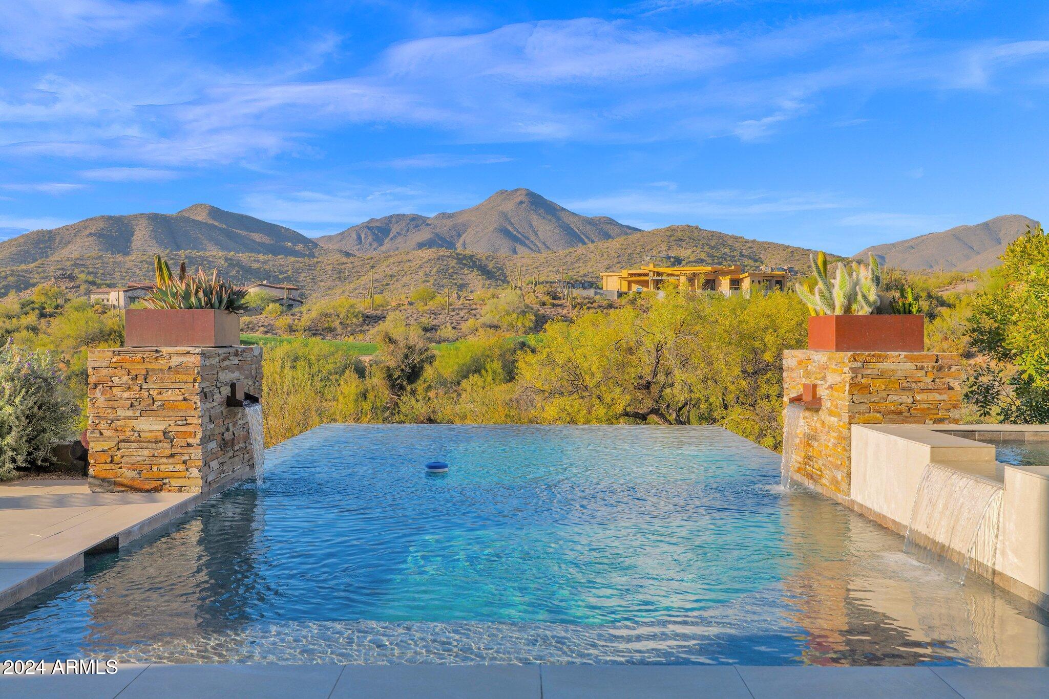 DESERT MOUNTAIN - Residential