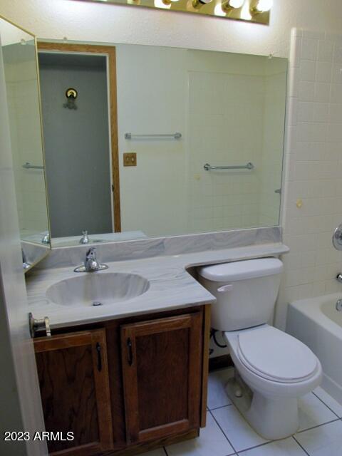 QUAIL HOLLOW - Residential Lease