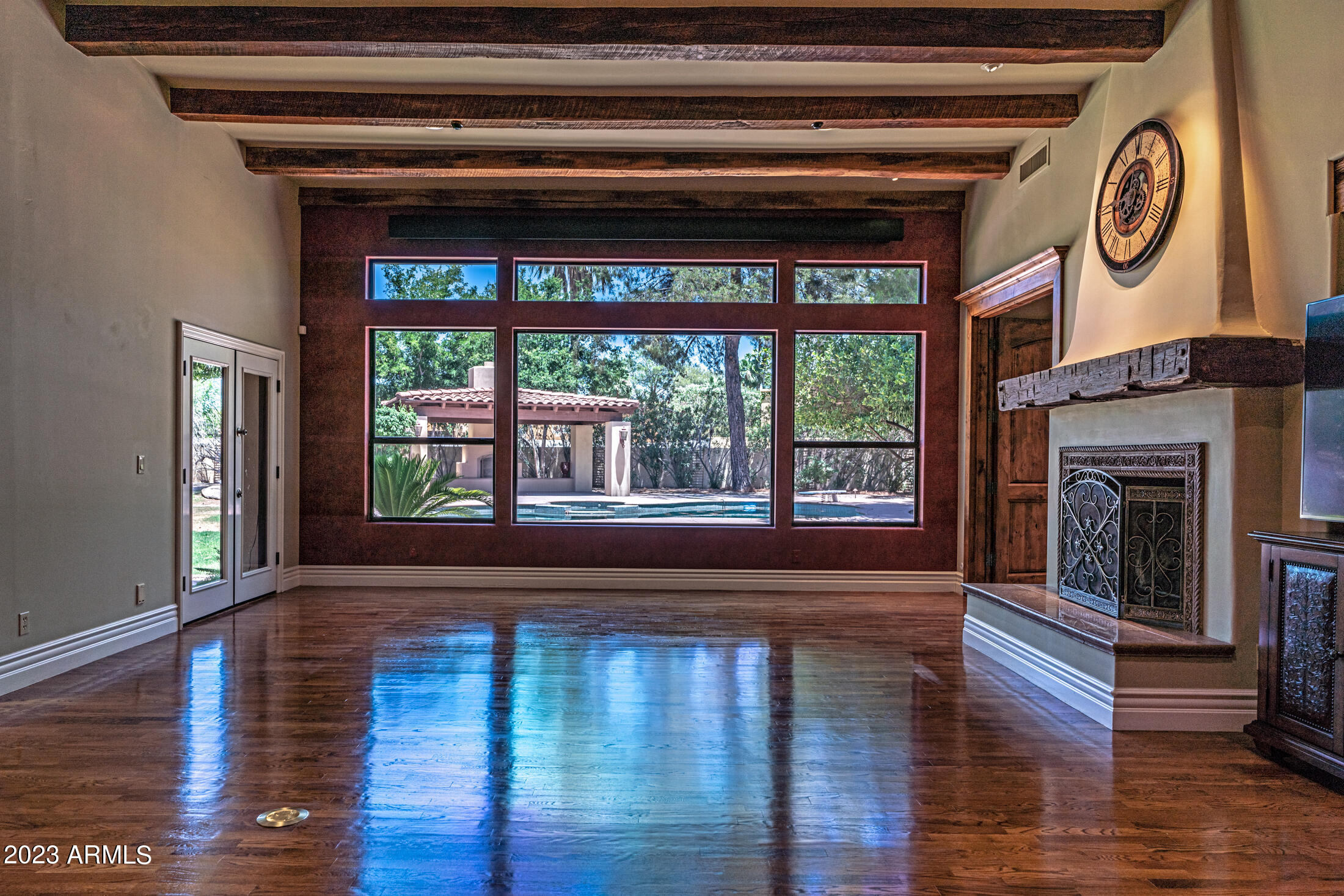 Equestrian Manor - Residential