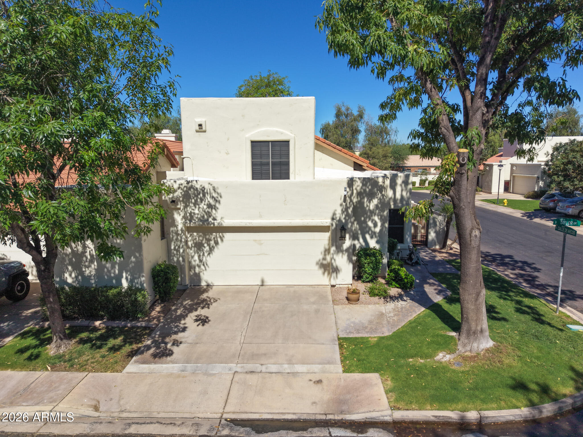 ALTA MIRADA TOWNHOMES - Residential
