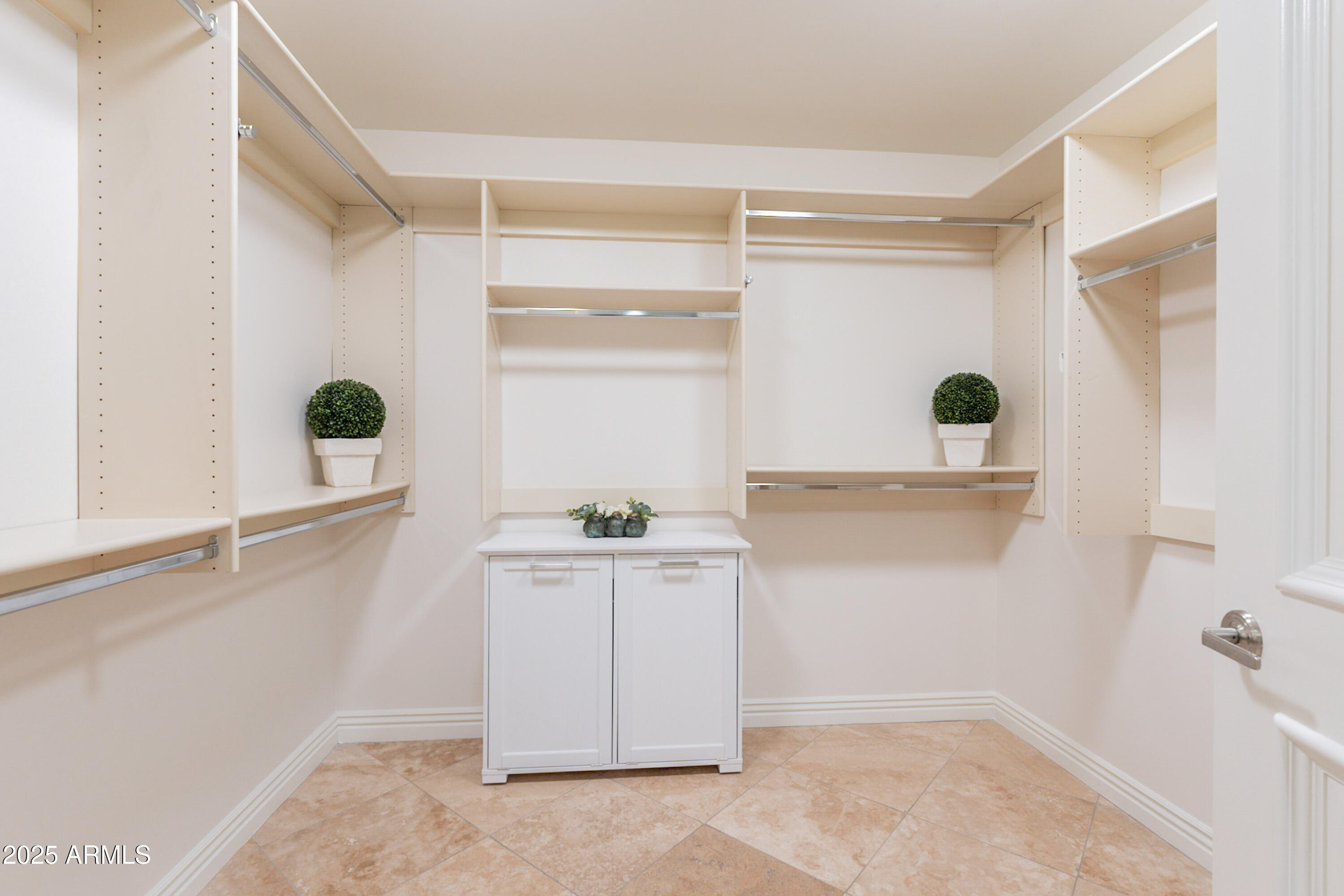 SCOTTSDALE WATERFRONT RESIDENCES CONDOMINIUM - Residential