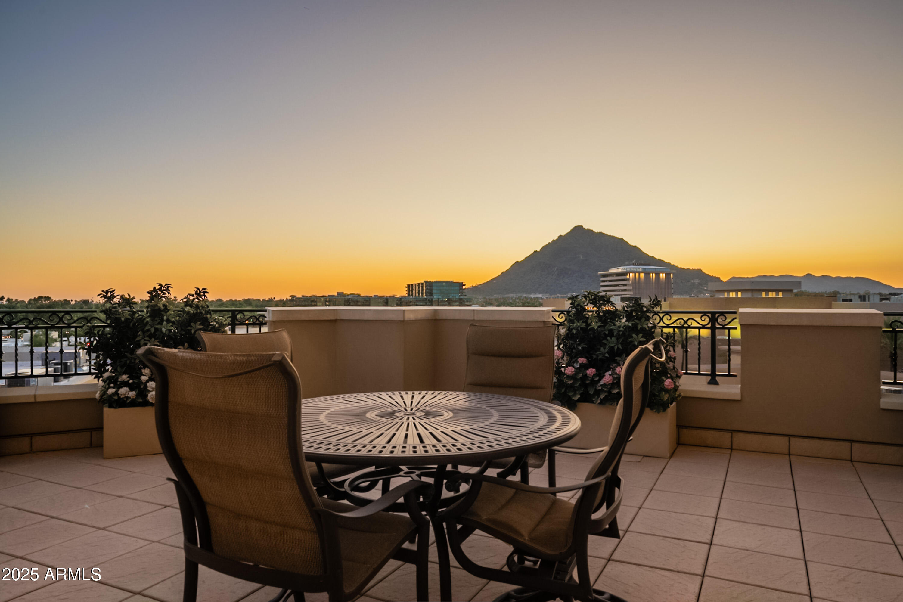 SCOTTSDALE WATERFRONT RESIDENCES CONDOMINIUM - Residential