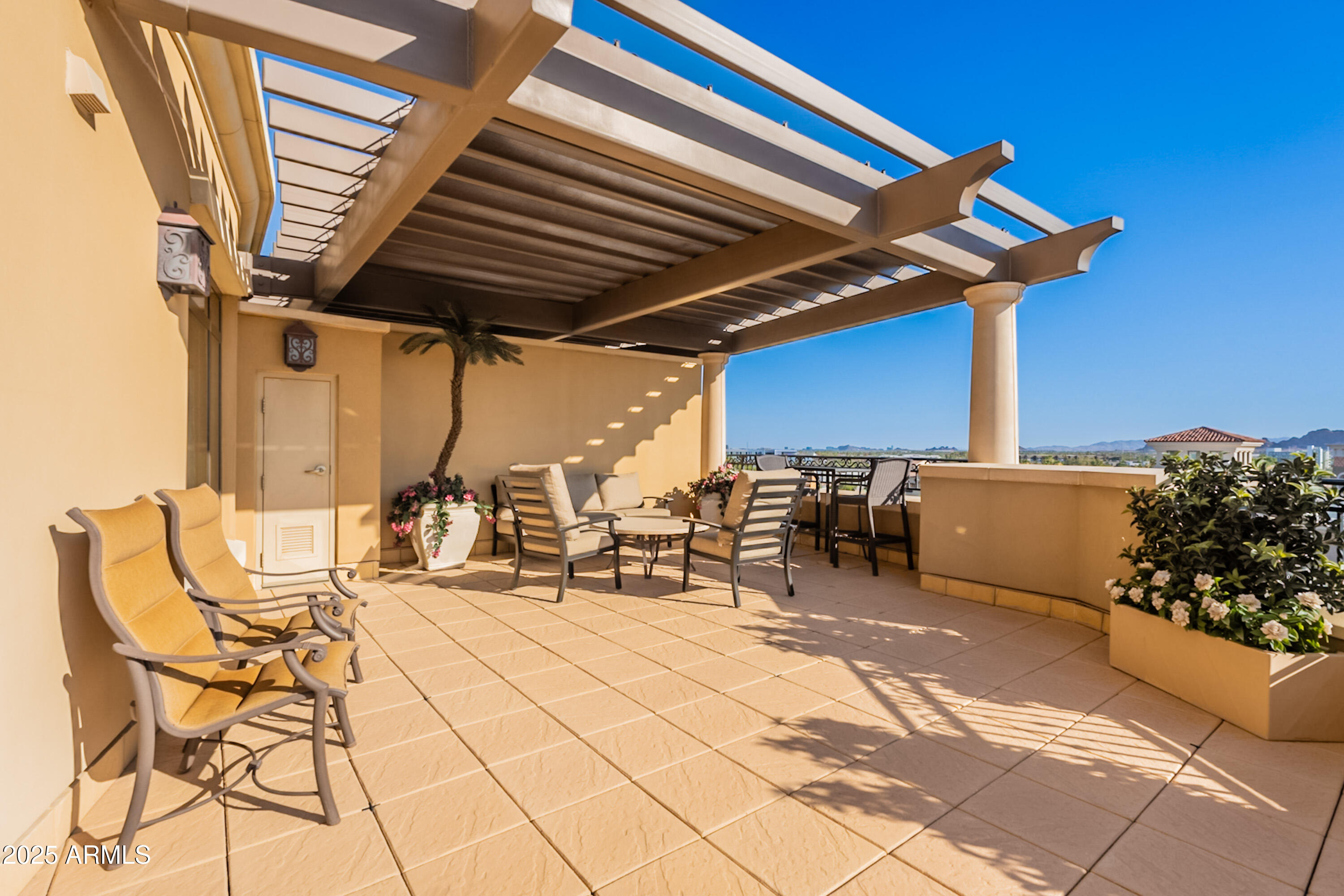SCOTTSDALE WATERFRONT RESIDENCES CONDOMINIUM - Residential