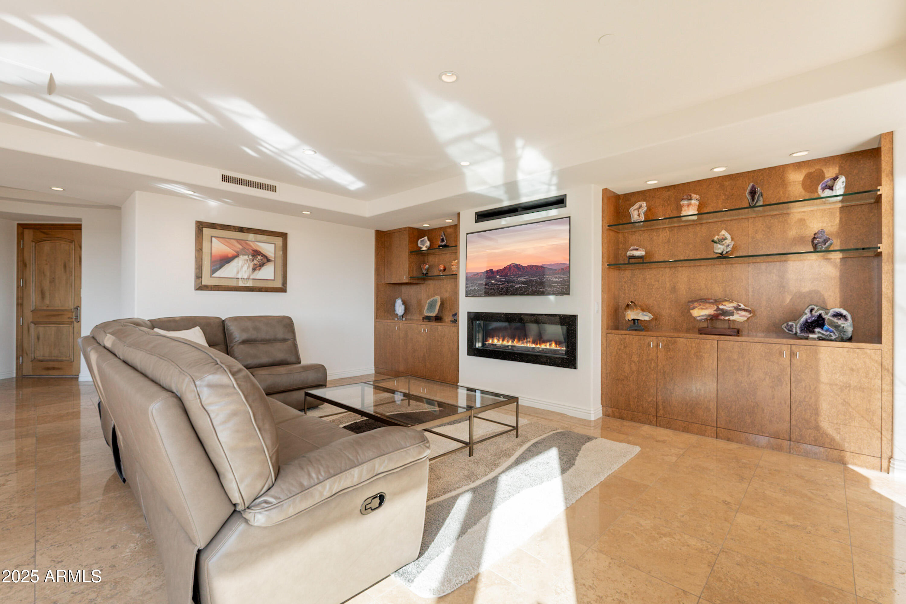 SCOTTSDALE WATERFRONT RESIDENCES CONDOMINIUM - Residential