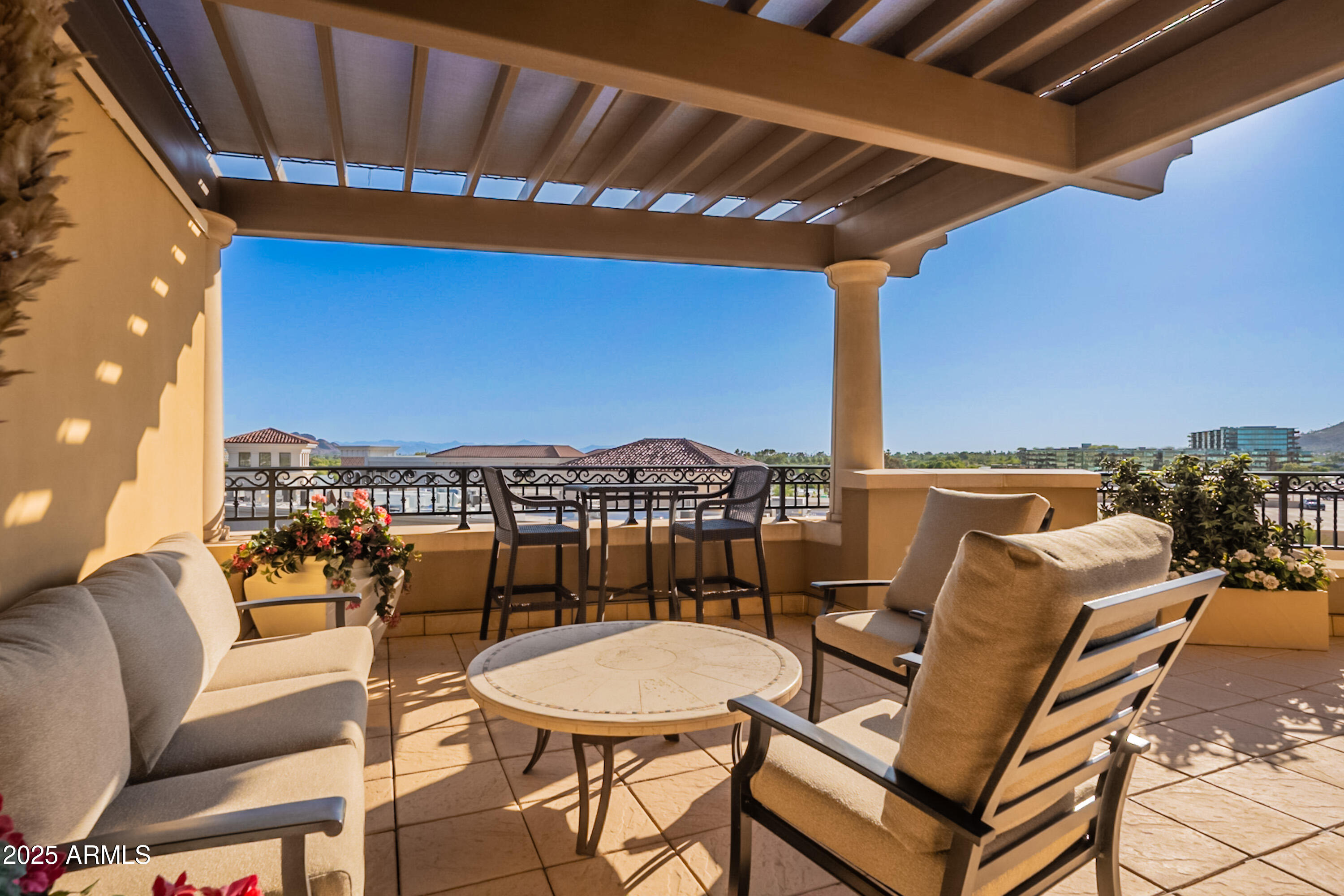 SCOTTSDALE WATERFRONT RESIDENCES CONDOMINIUM - Residential